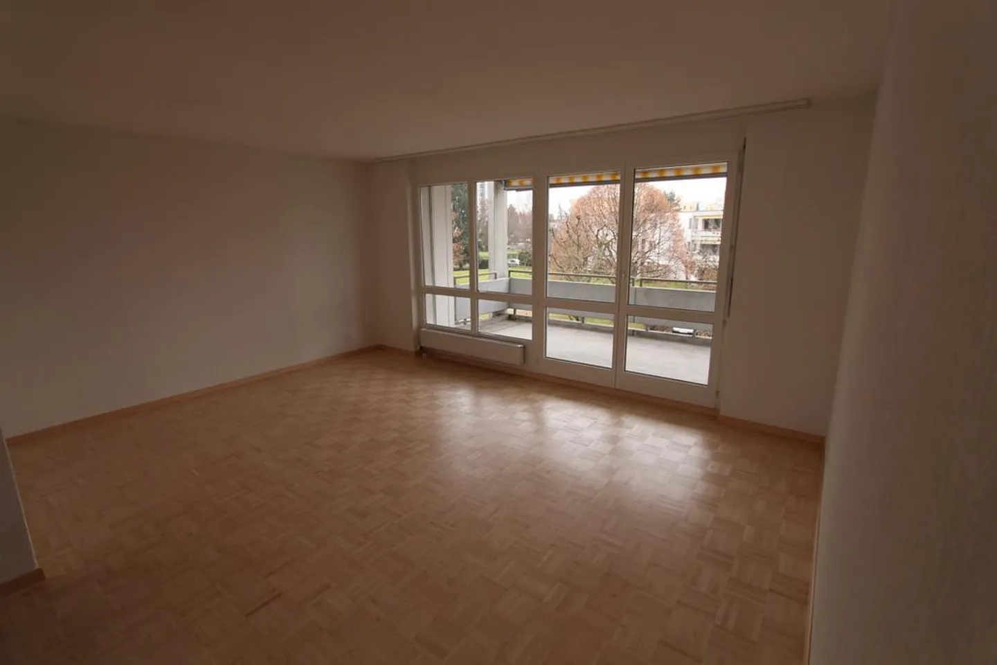 Appartamento in un quartiere tranquillo a Thun! - Foto 5 di 8