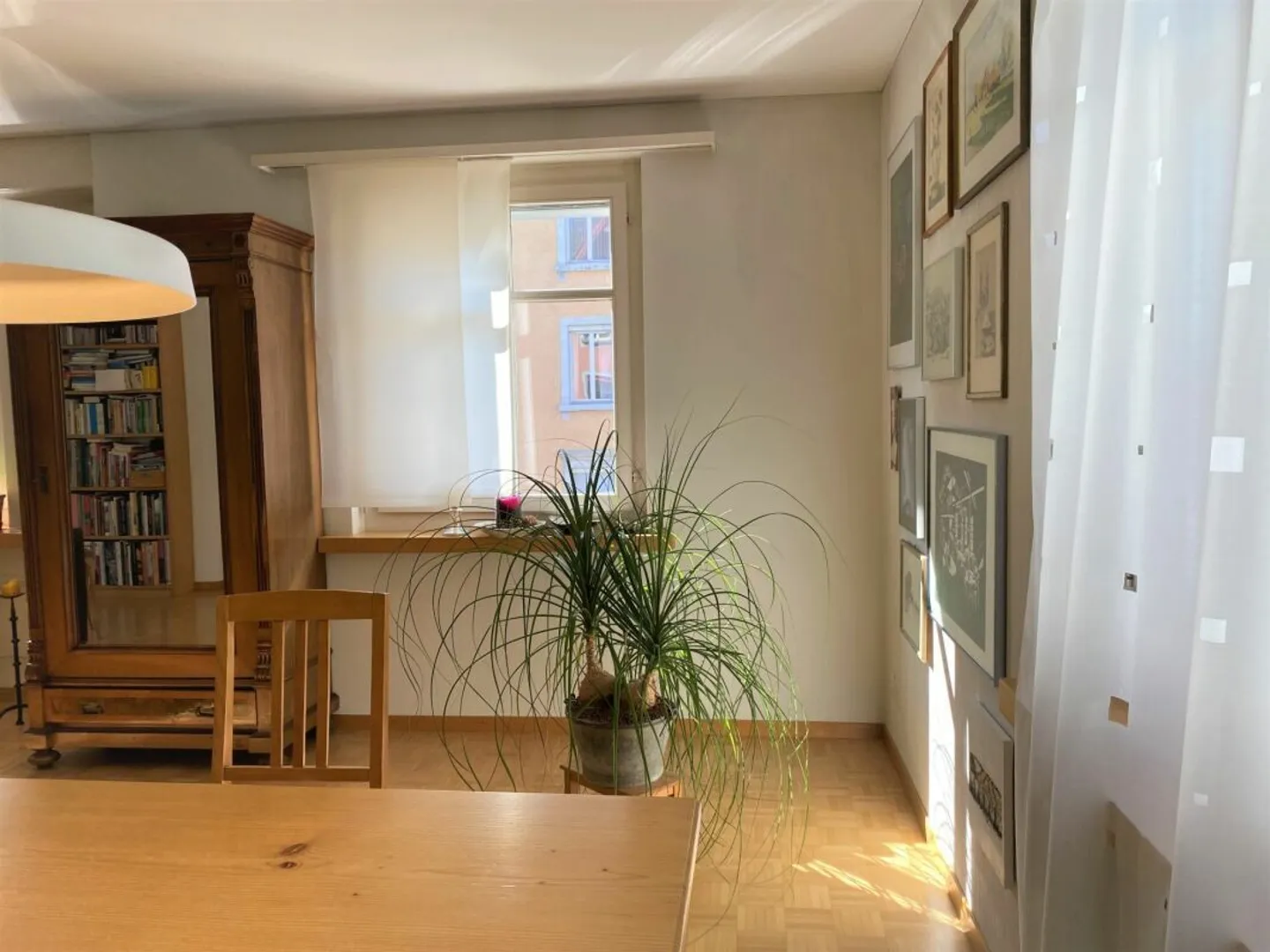 Appartamento affascinante di 3,5 stanze con balcone (circa 80 m2) vicino al centro città - Foto 5 di 9