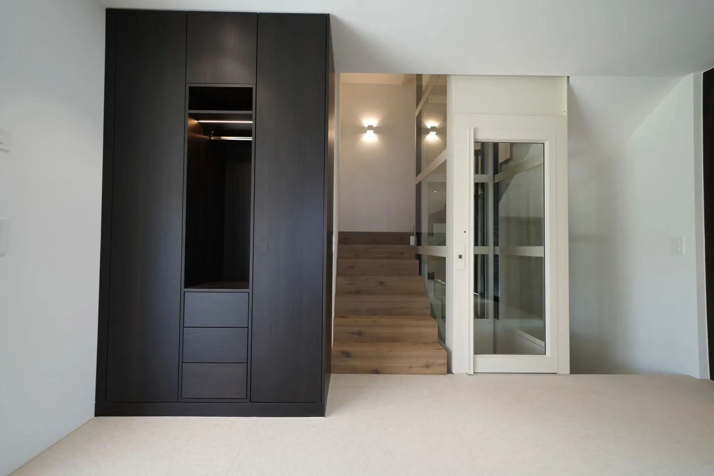 Villa neuve exclusive avec terrasse sur le toit, ascenseur et luxueux indoor-outdoor living - Photo 4 sur 28