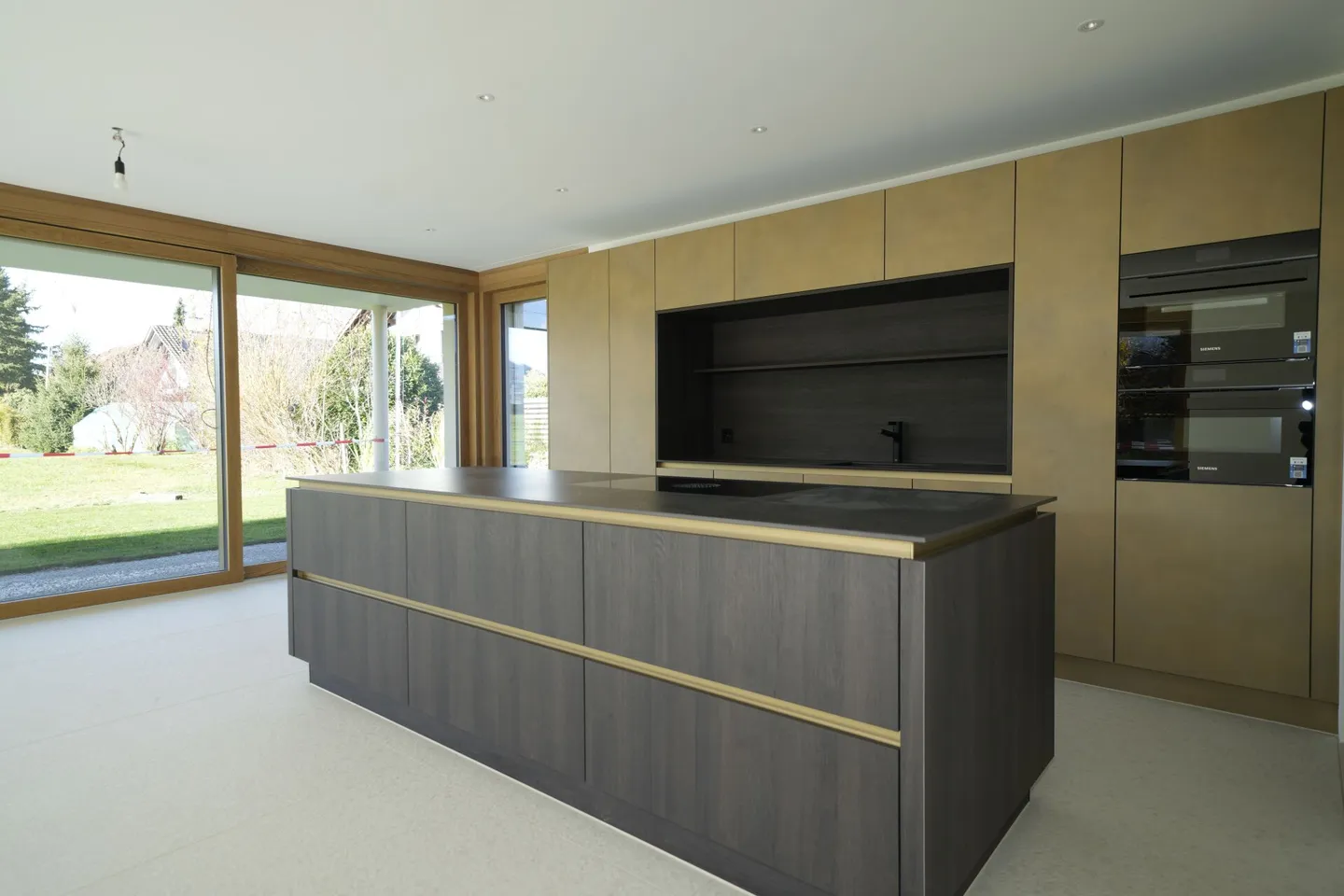 Villa neuve exclusive avec terrasse sur le toit, ascenseur et luxueux indoor-outdoor living - Photo 5 sur 28