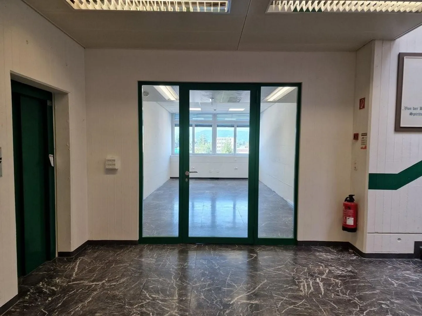 Espace de bureau à louer dans un emplacement de choix ! - Photo 2 sur 8