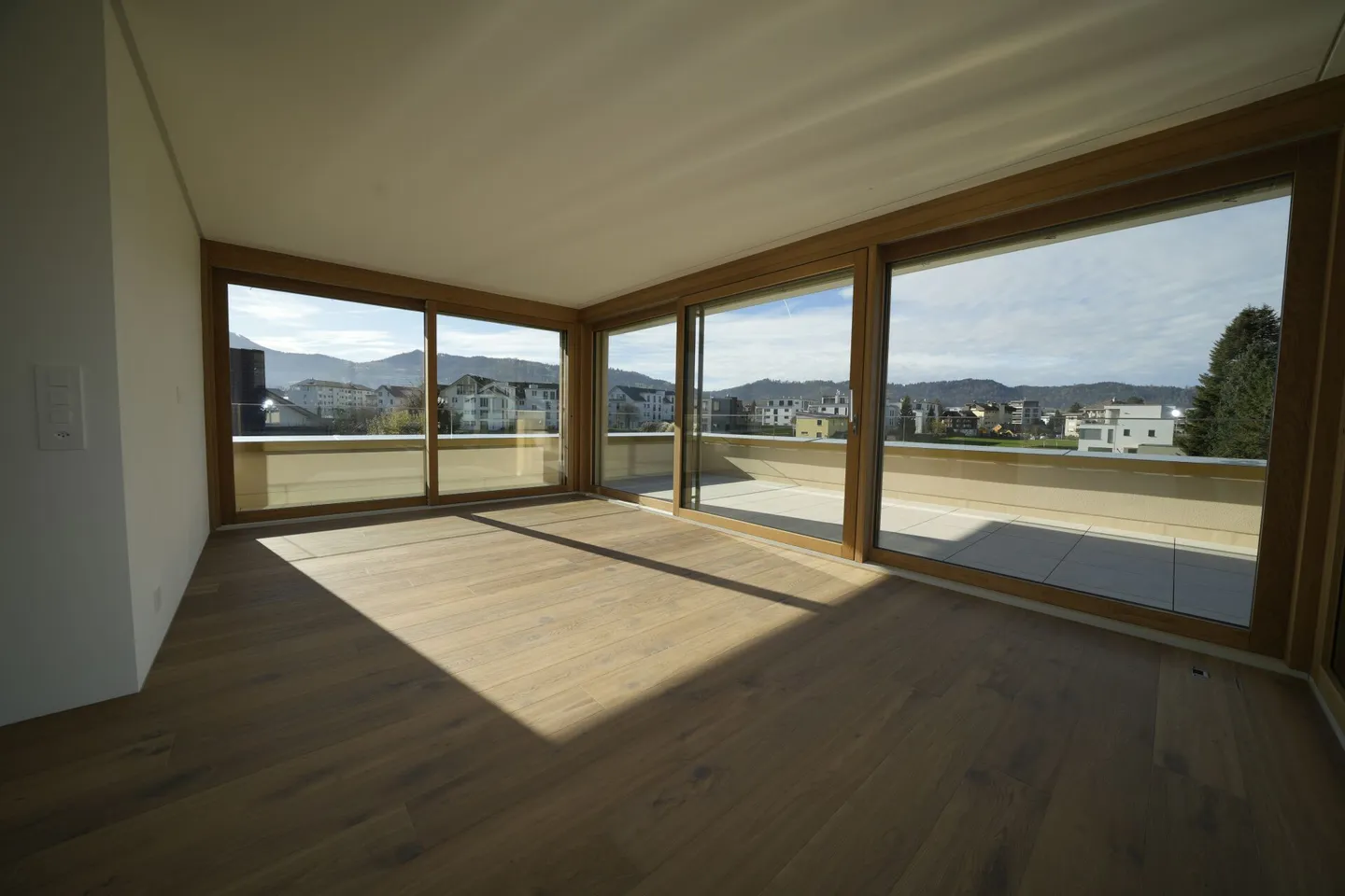 Villa neuve exclusive avec terrasse sur le toit, ascenseur et luxueux indoor-outdoor living - Photo 18 sur 28