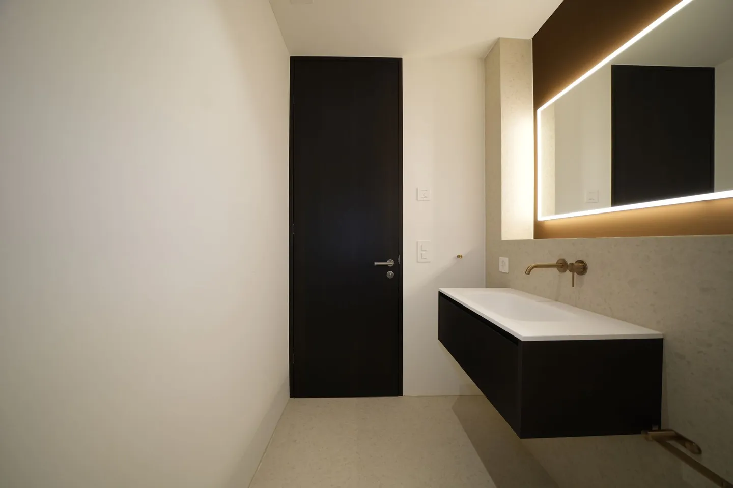 Villa neuve exclusive avec terrasse sur le toit, ascenseur et luxueux indoor-outdoor living - Photo 20 sur 28