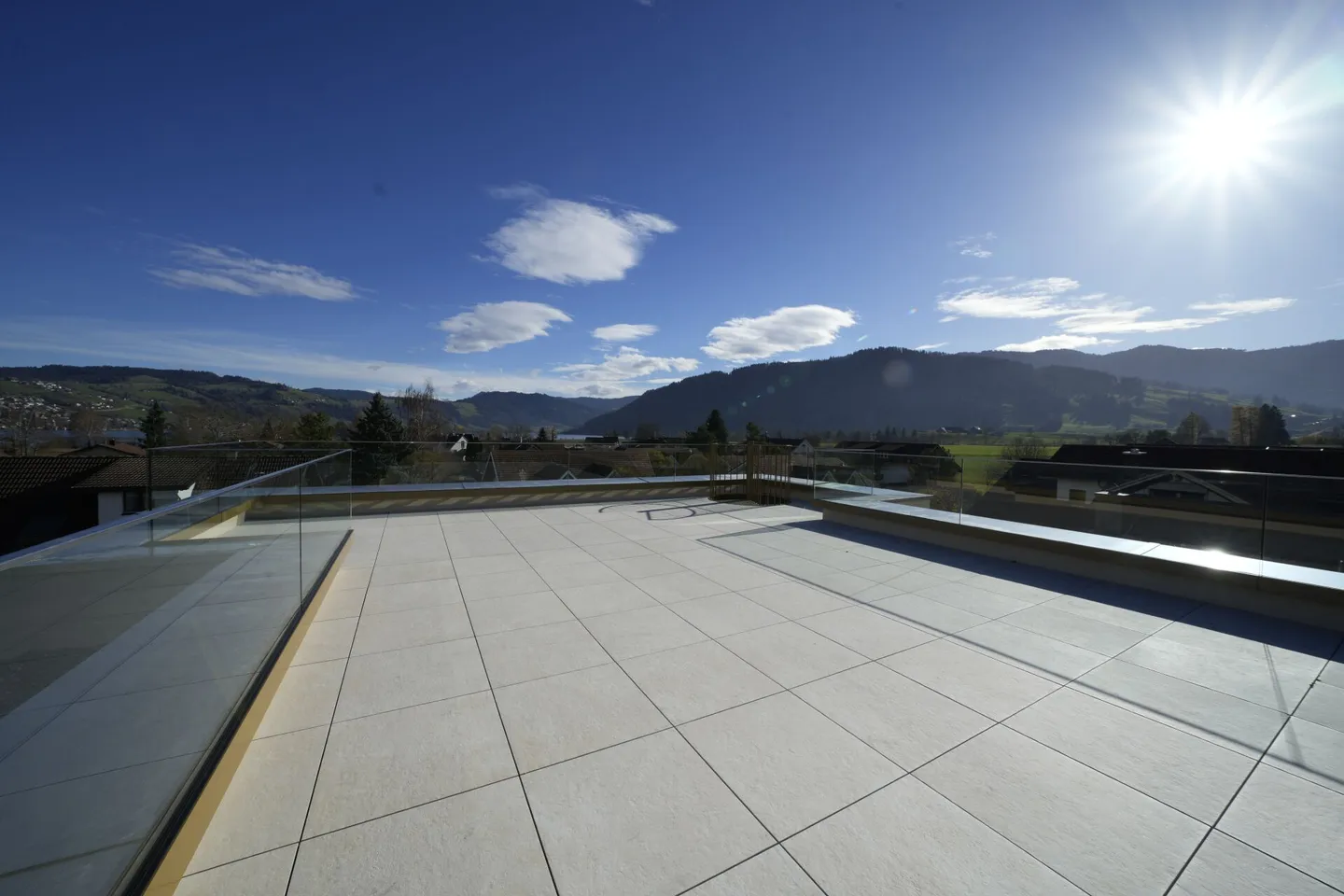 Villa neuve exclusive avec terrasse sur le toit, ascenseur et luxueux indoor-outdoor living - Photo 25 sur 28