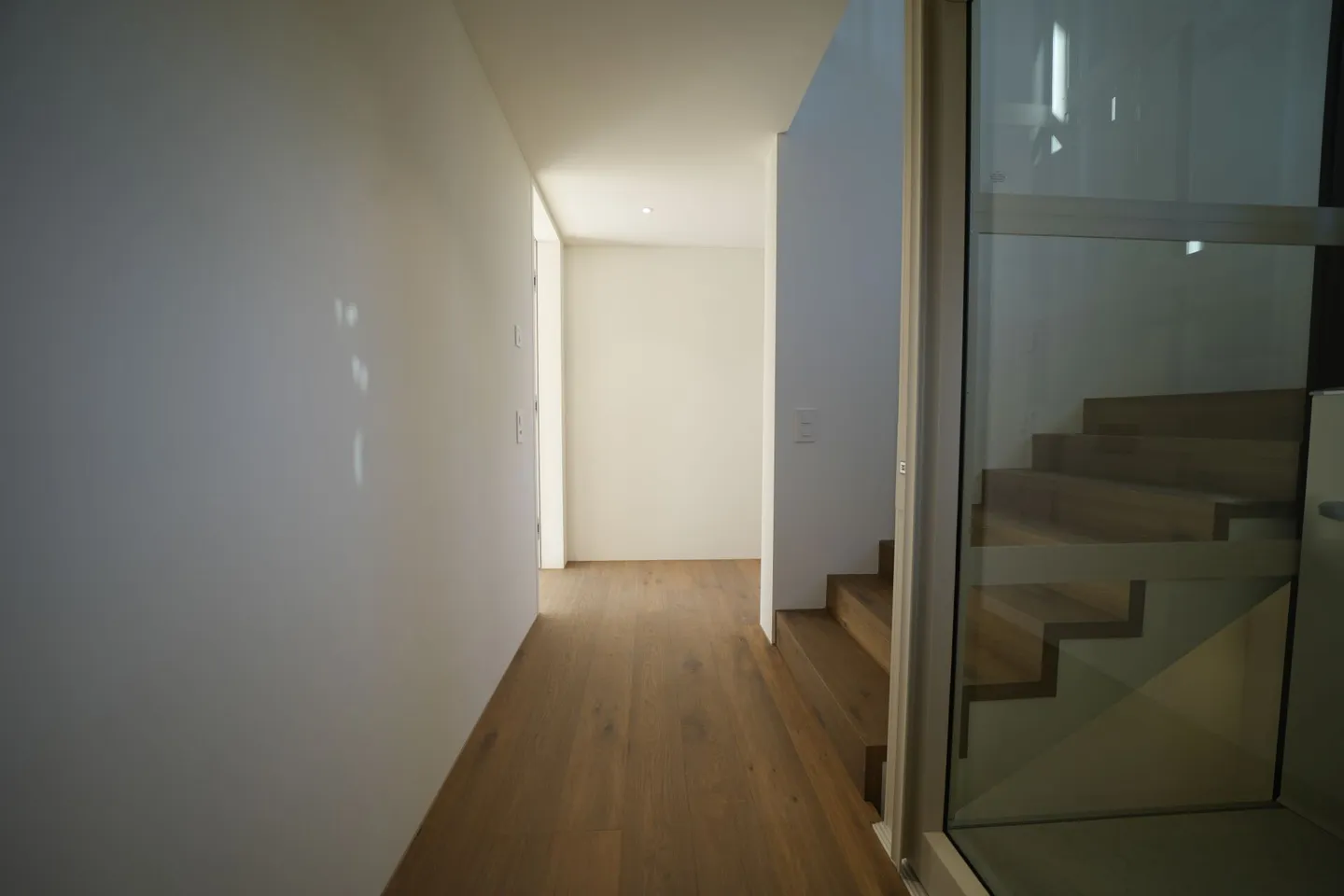 Villa neuve exclusive avec terrasse sur le toit, ascenseur et luxueux indoor-outdoor living - Photo 10 sur 28