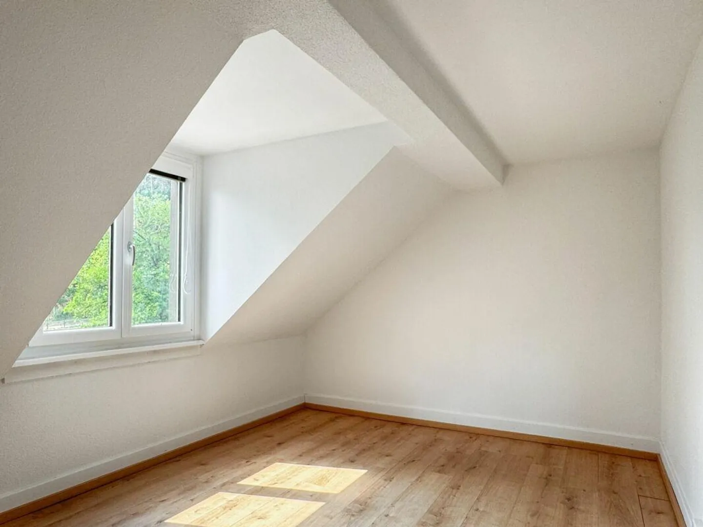 Gemütliches Eigenheim mit Charme und Potenzial - Foto 3 di 12