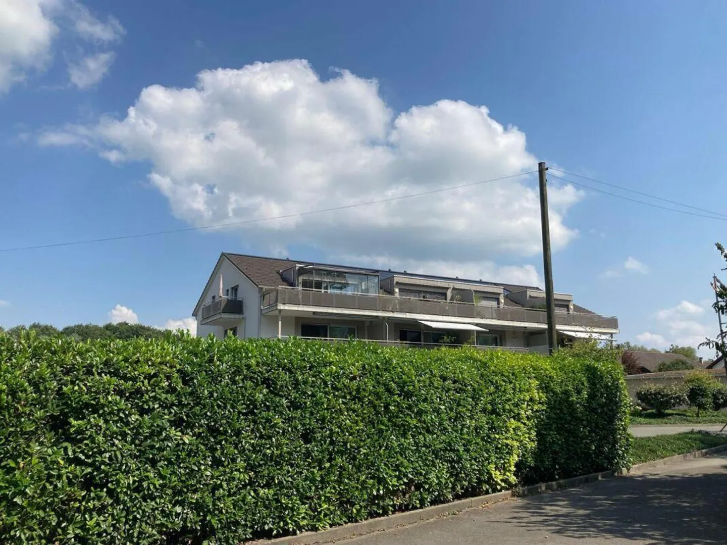 Appartement sous les combles de 3,5 pièces avec une vue magnifique sur le lac ! - Photo 12 sur 13