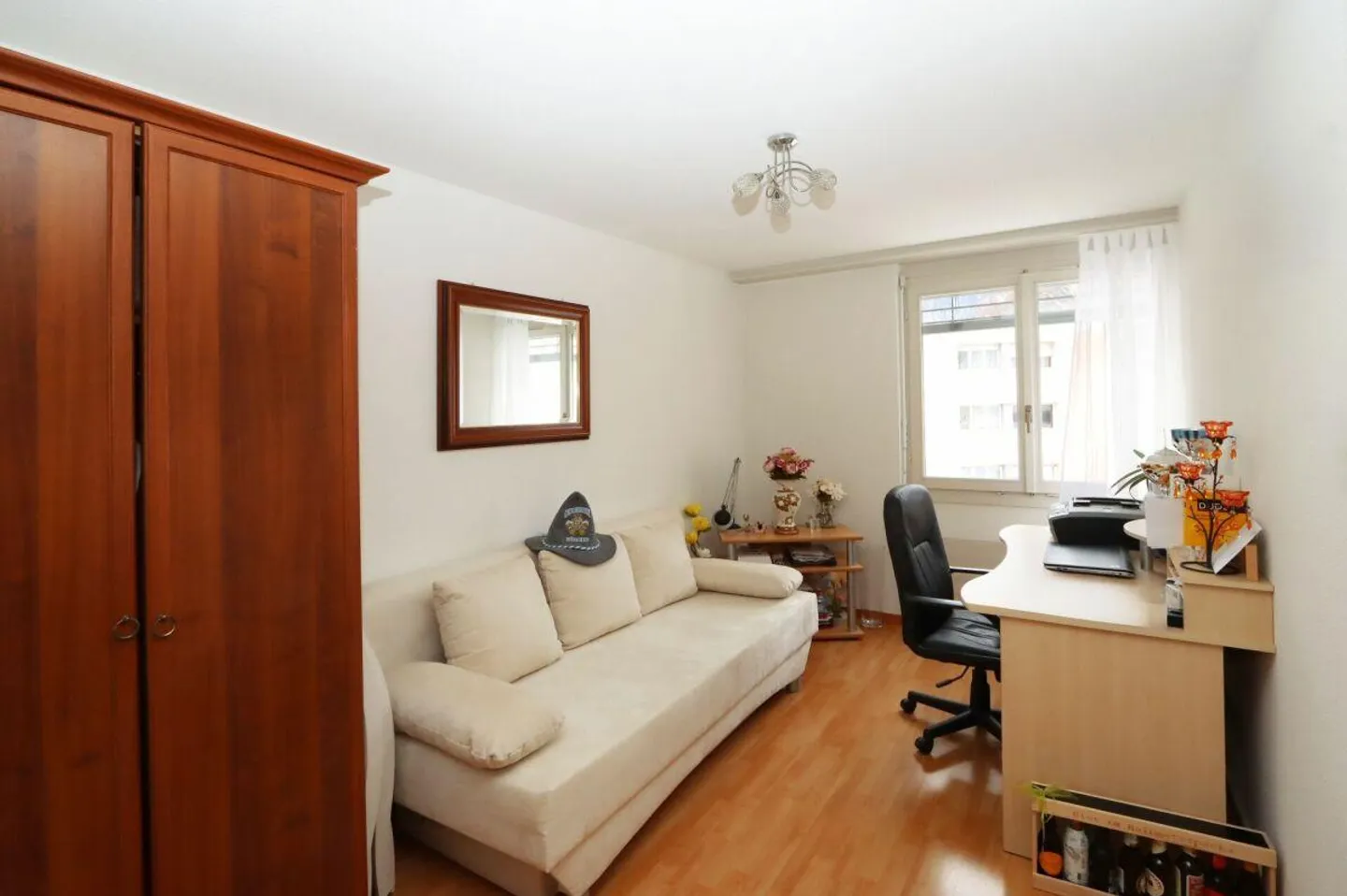 Appartamento di 4,5 stanze con posto auto in garage e balcone in posizione centrale... - Foto 5 di 14