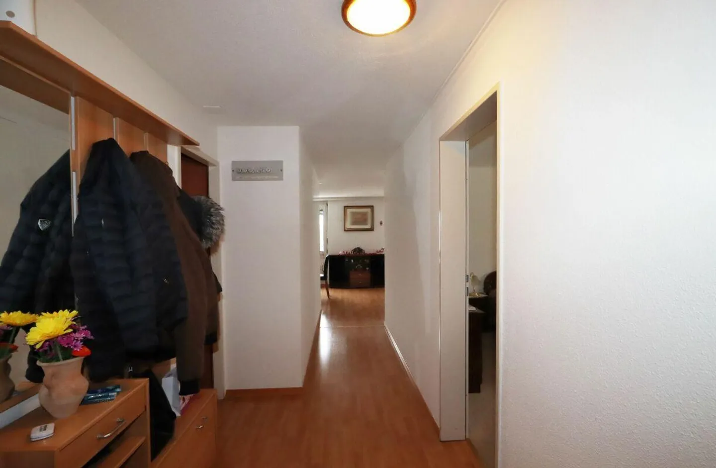 Appartamento di 4,5 stanze con posto auto in garage e balcone in posizione centrale... - Foto 12 di 14