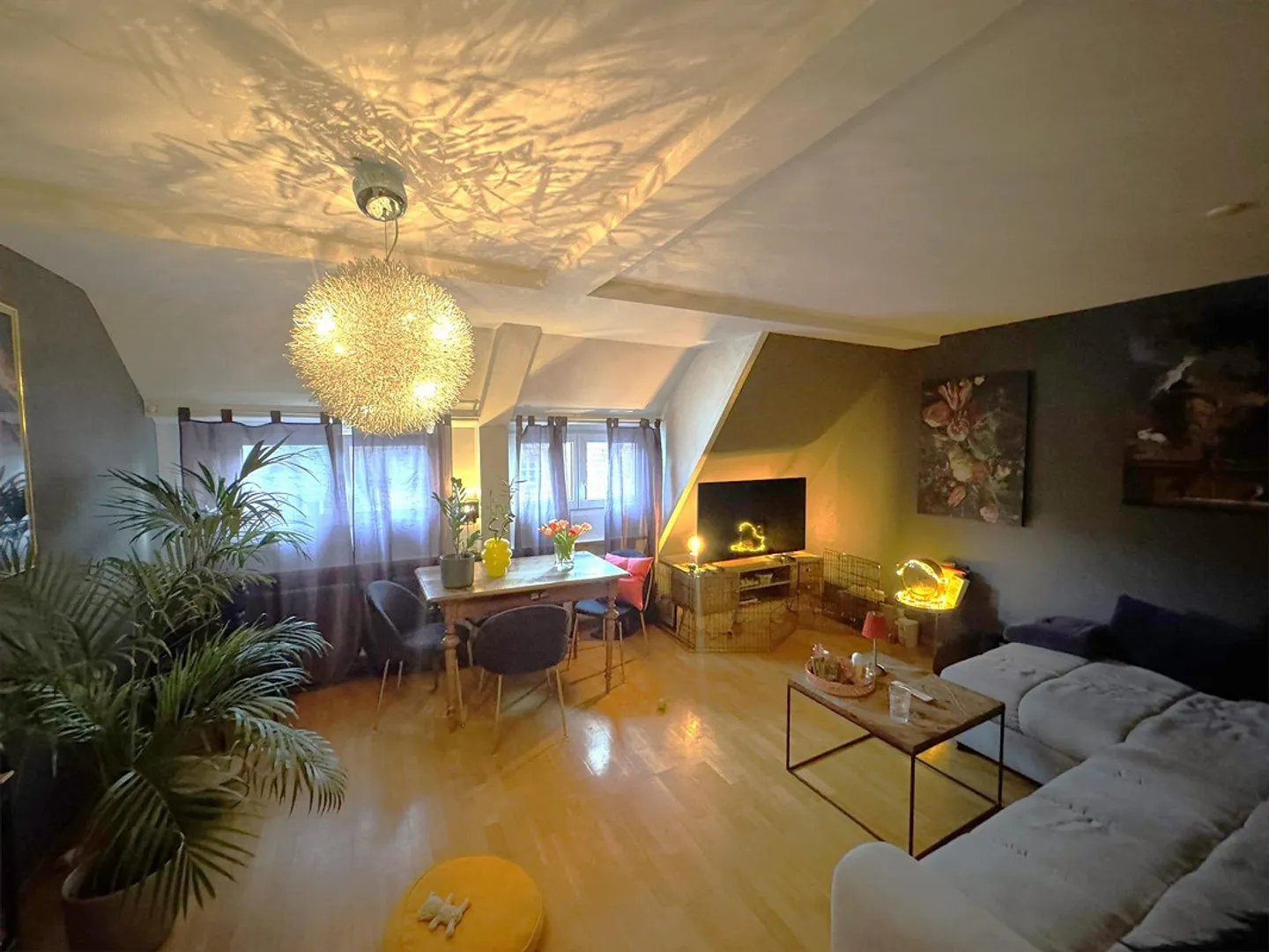 Charming 4-room apartment with roof terrace near the cantonal hospital - Photo 1 of 5