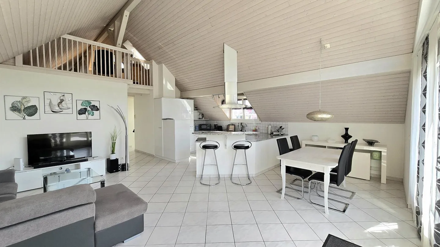 Appartement en penthouse confortable dans un emplacement central - Photo 3 sur 17