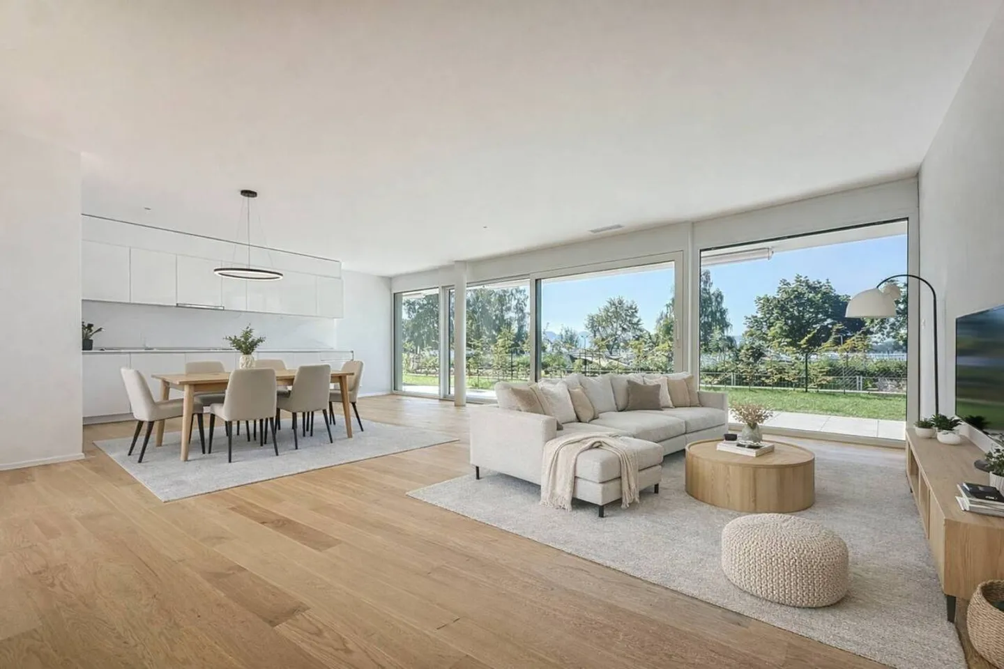 3.5 rooms of 120m2 with terraces of 37m2 and private garden of 51m2 - Photo 1 of 13