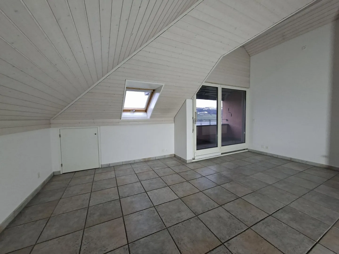 Appartement sous les combles de 3 pièces - Photo 3 sur 9