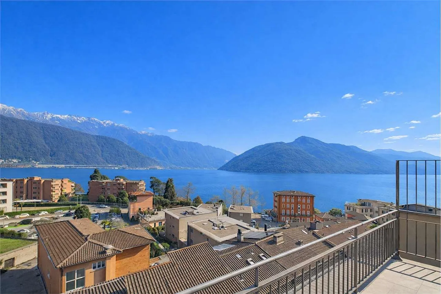 Melide - Attico luminoso con 6,5 stanze e vista lago - Foto 3 di 13