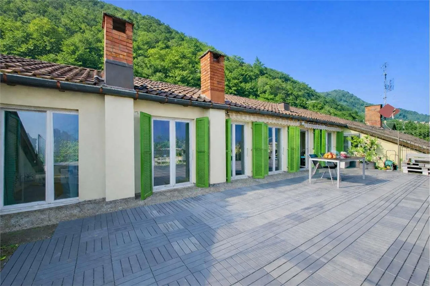 Melide - Attico luminoso con 6,5 stanze e vista lago - Foto 4 di 13