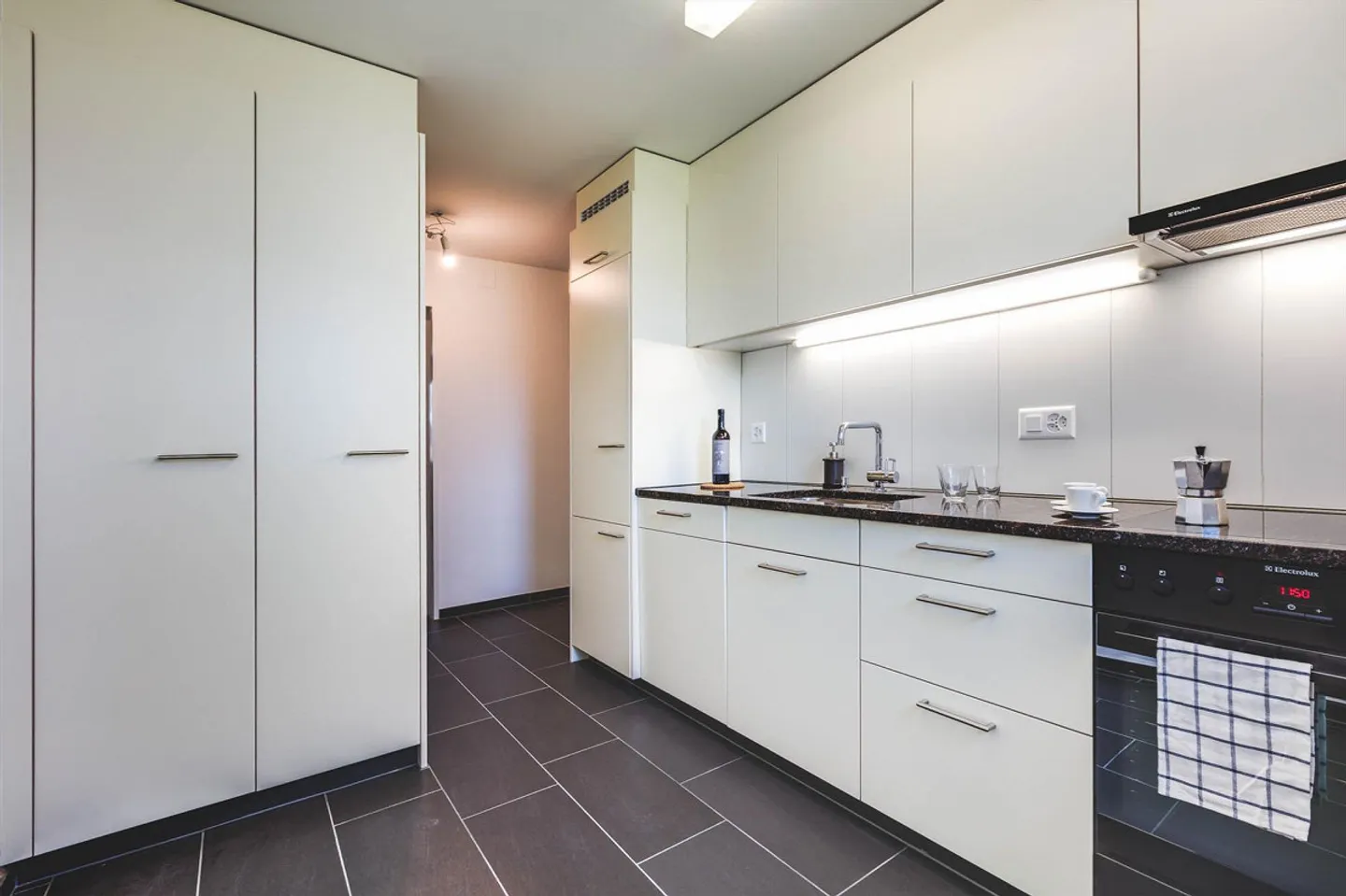 Moderne Wohnung mit Balkon - Foto 1 von 9