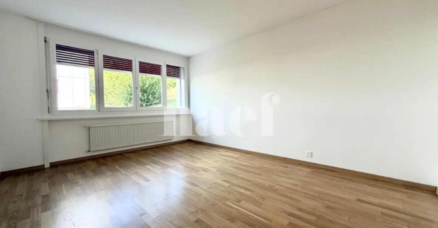 Bright 4-Room Apartment - Photo 6 of 10