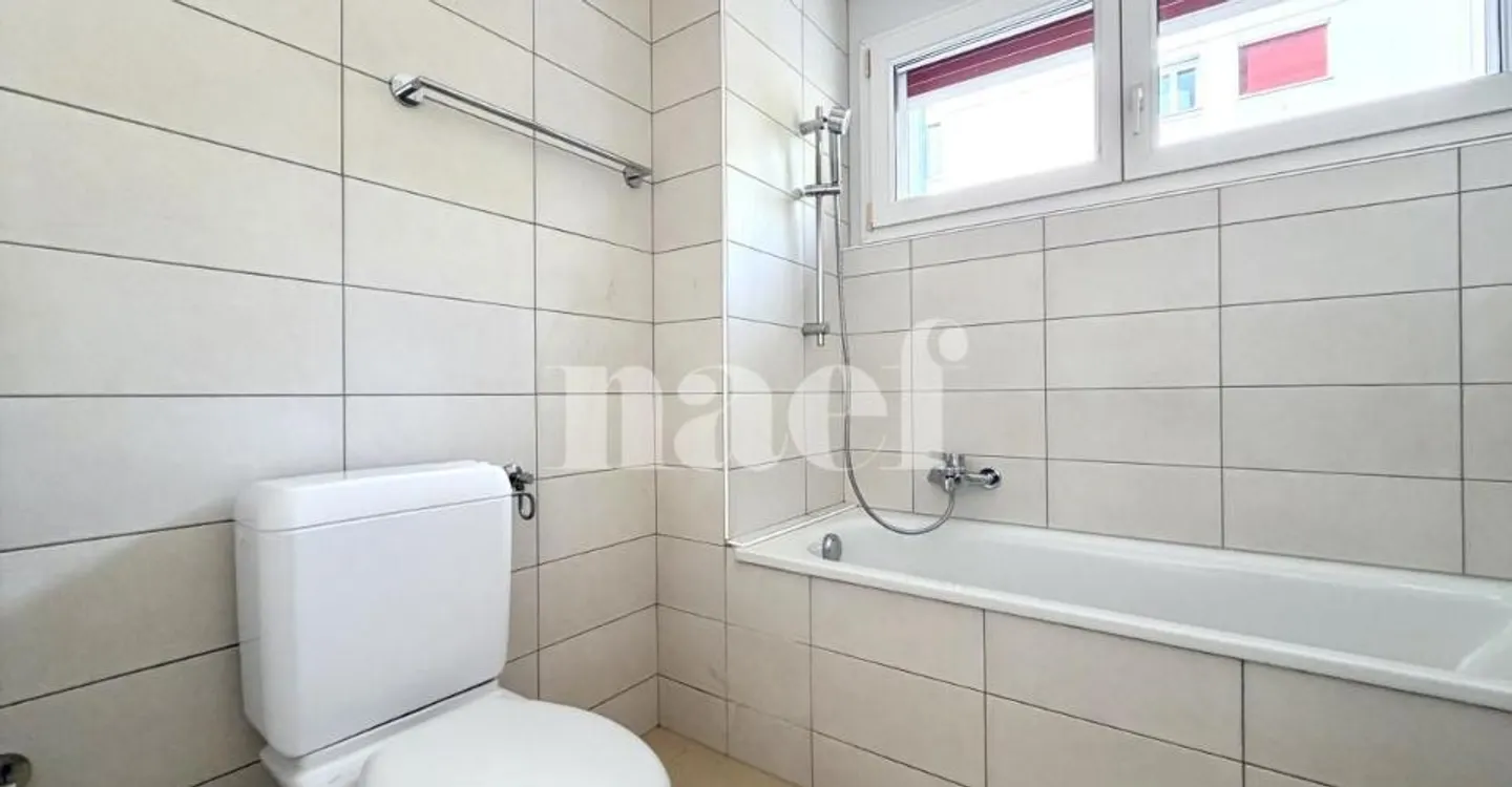 Bright 4-Room Apartment - Photo 8 of 10