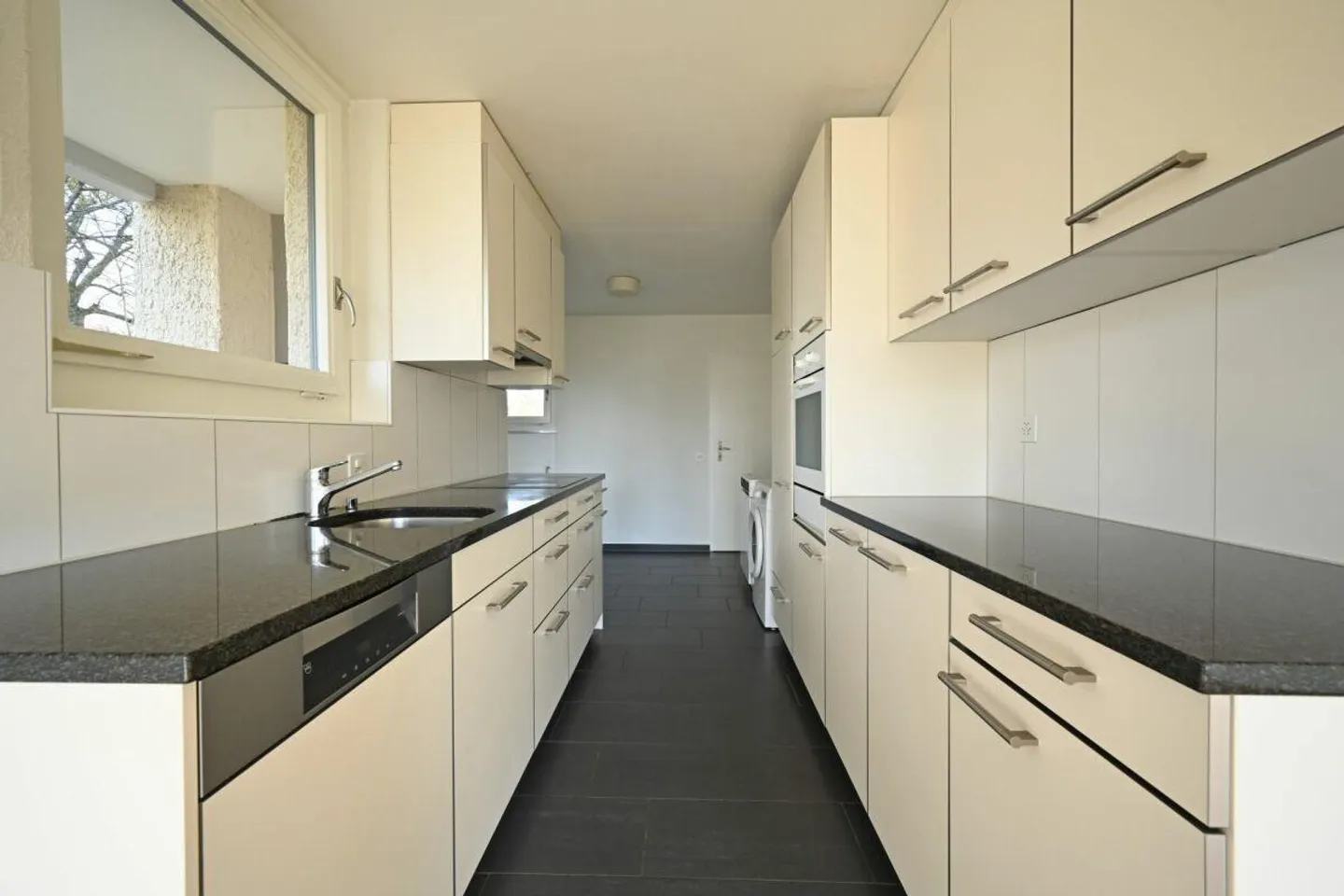 Appartamento ristrutturato e luminoso di 4,5 locali nel popolare Kappelenring incluso due posti auto - Foto 4 di 11