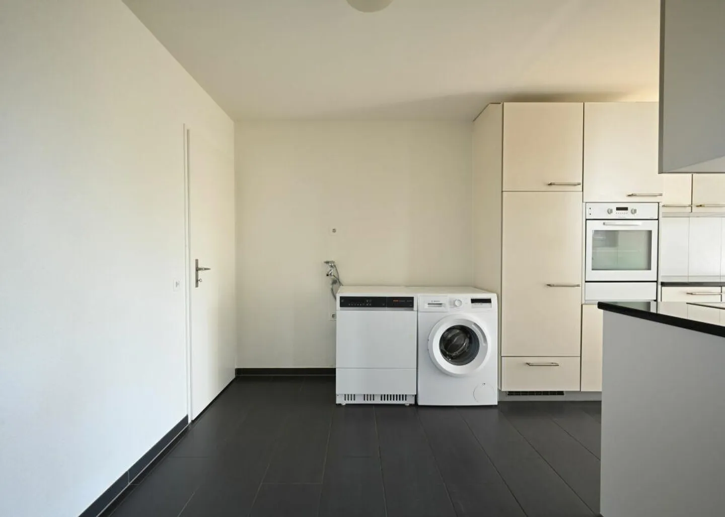 Appartamento ristrutturato e luminoso di 4,5 locali nel popolare Kappelenring incluso due posti auto - Foto 5 di 11