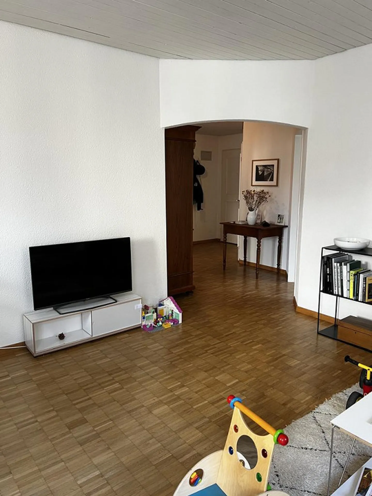 Charming apartment in the heart of Zurich-Wiedikon - Photo 3 of 8