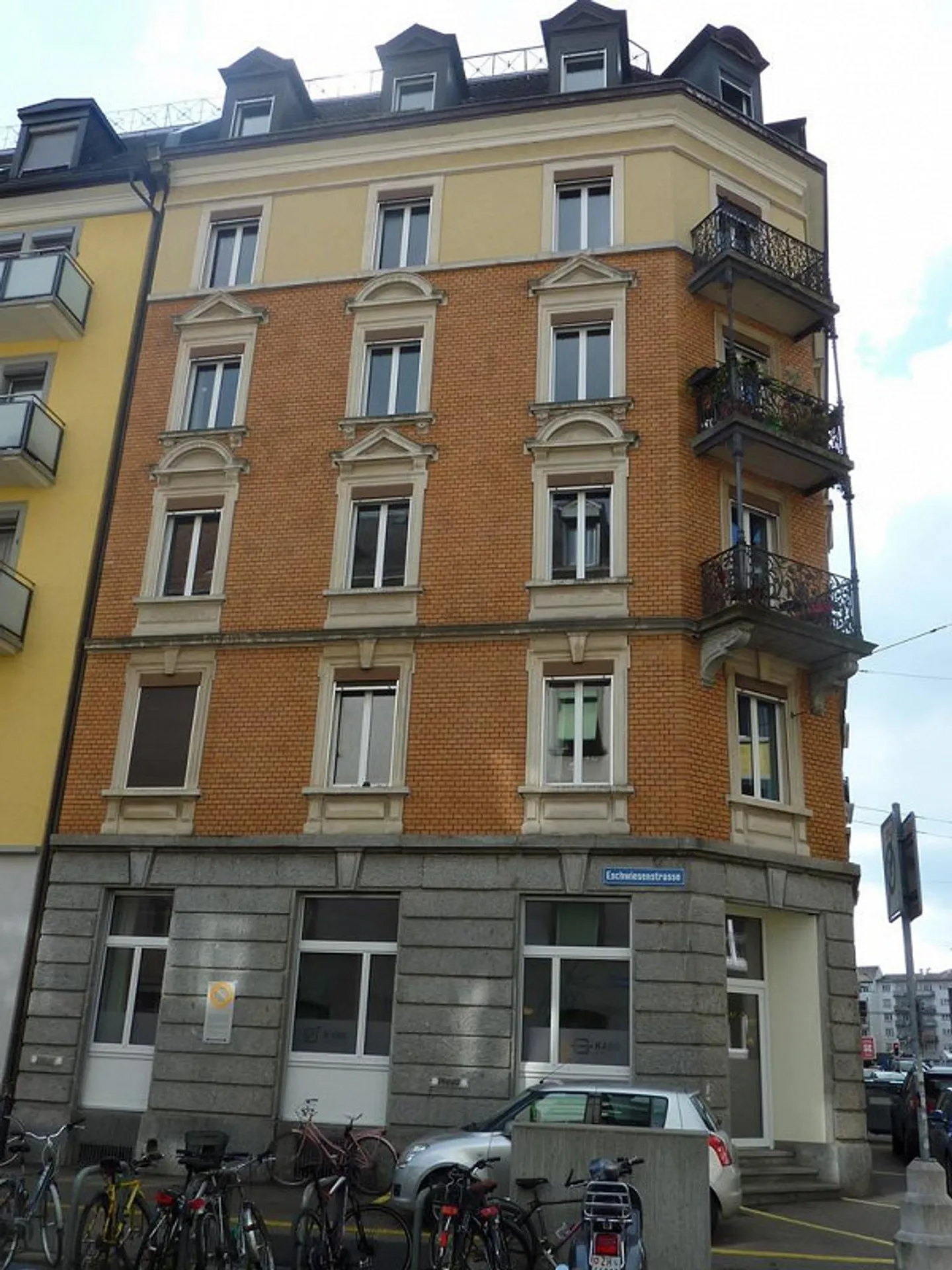 Charming apartment in the heart of Zurich-Wiedikon - Photo 6 of 8