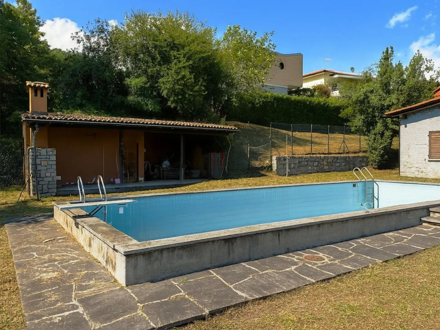 BIFAMILIARE FRAMED IN GREEN - Photo 13 of 13