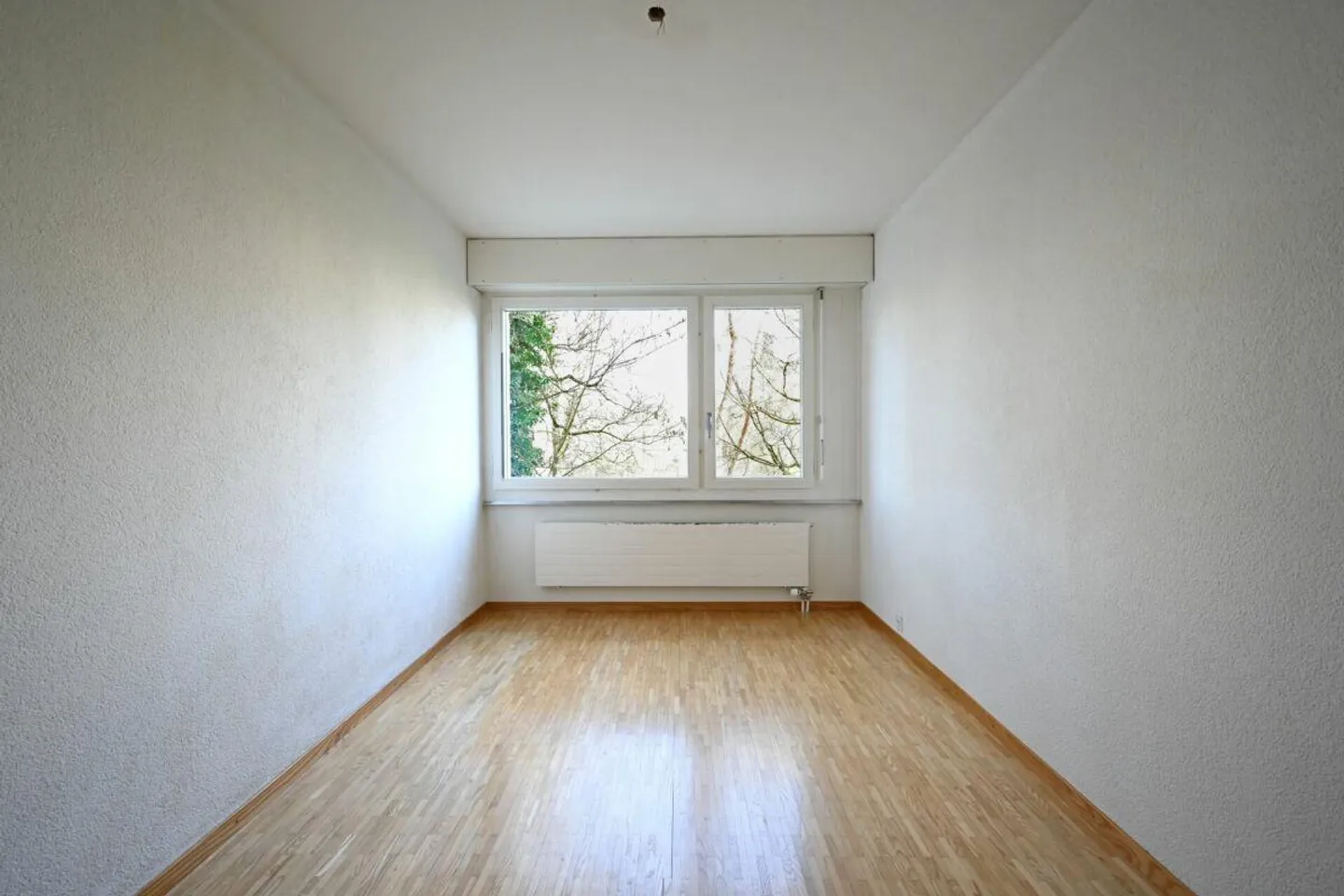 Appartamento ristrutturato e luminoso di 4,5 locali nel popolare Kappelenring incluso due posti auto - Foto 9 di 11