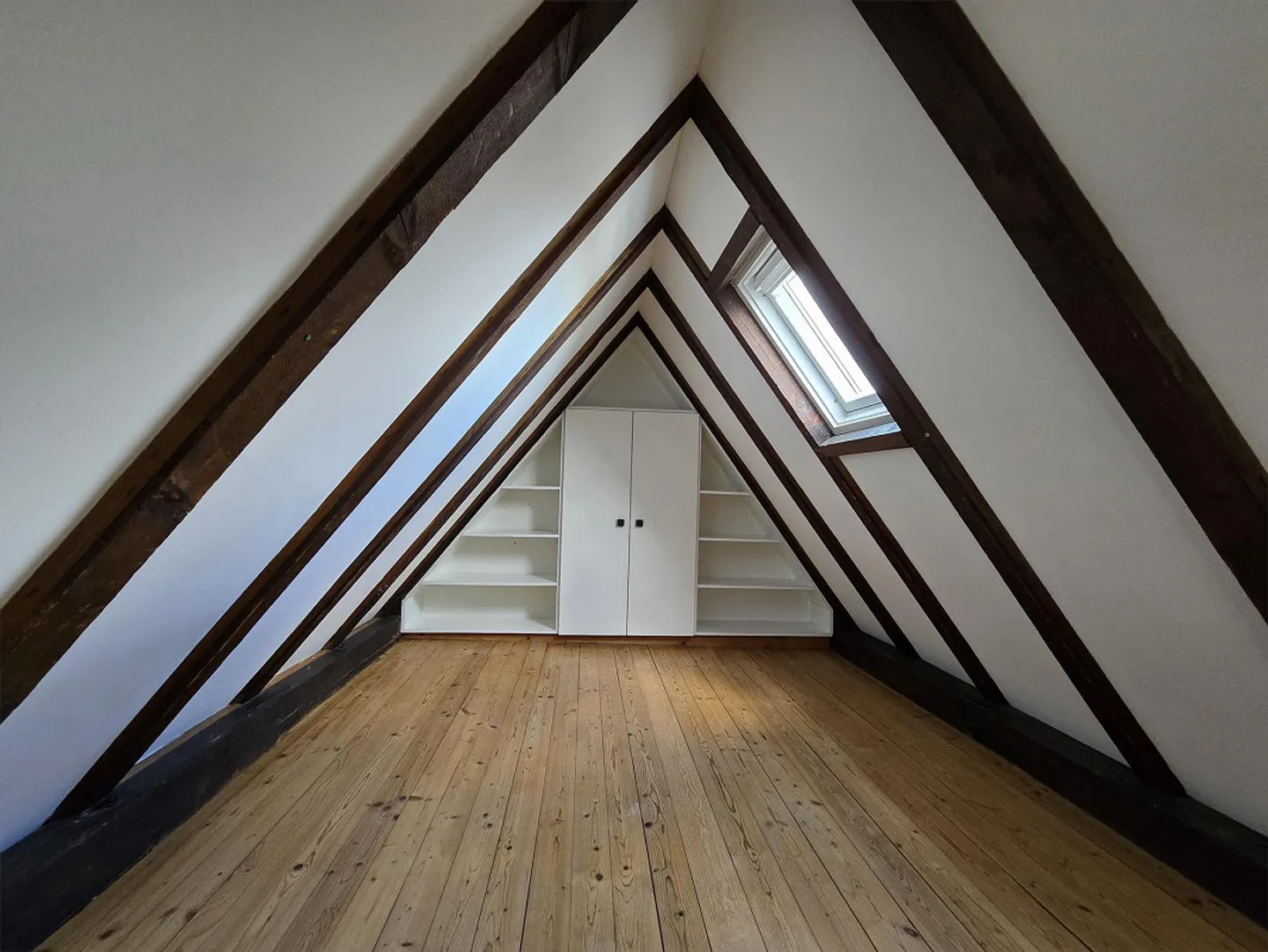 Appartamento mansardato affascinante con un flair speciale - Foto 7 di 11