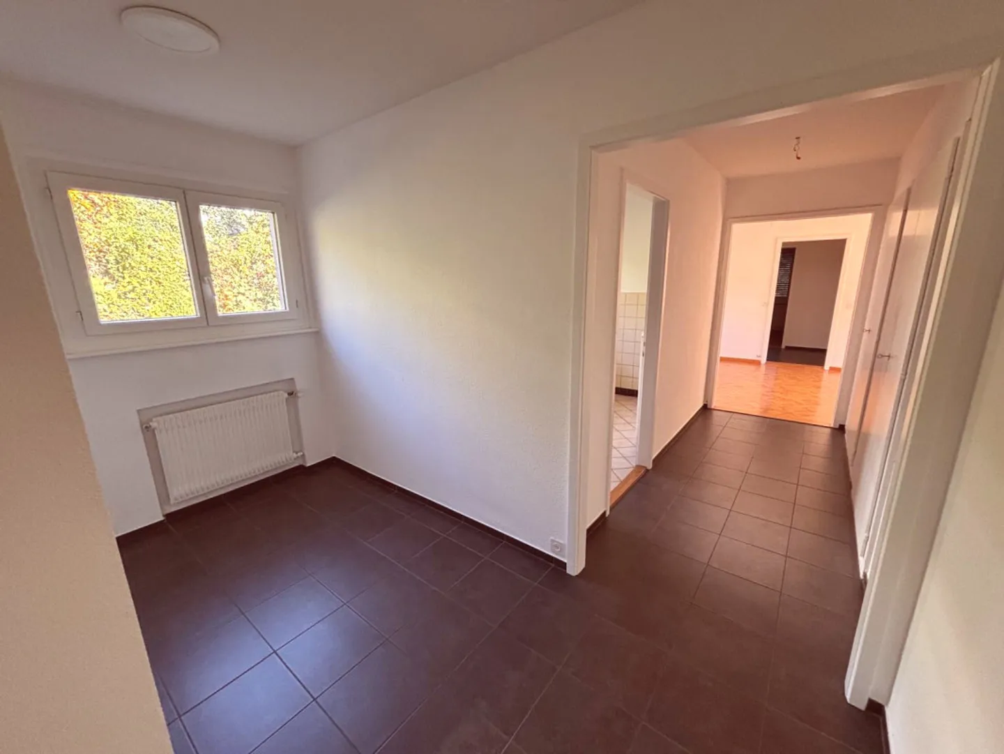 For rent on the upper floor, a 4.5 room apartment of approx. 80m2 in La Tour de Peilz - Photo 4 of 10