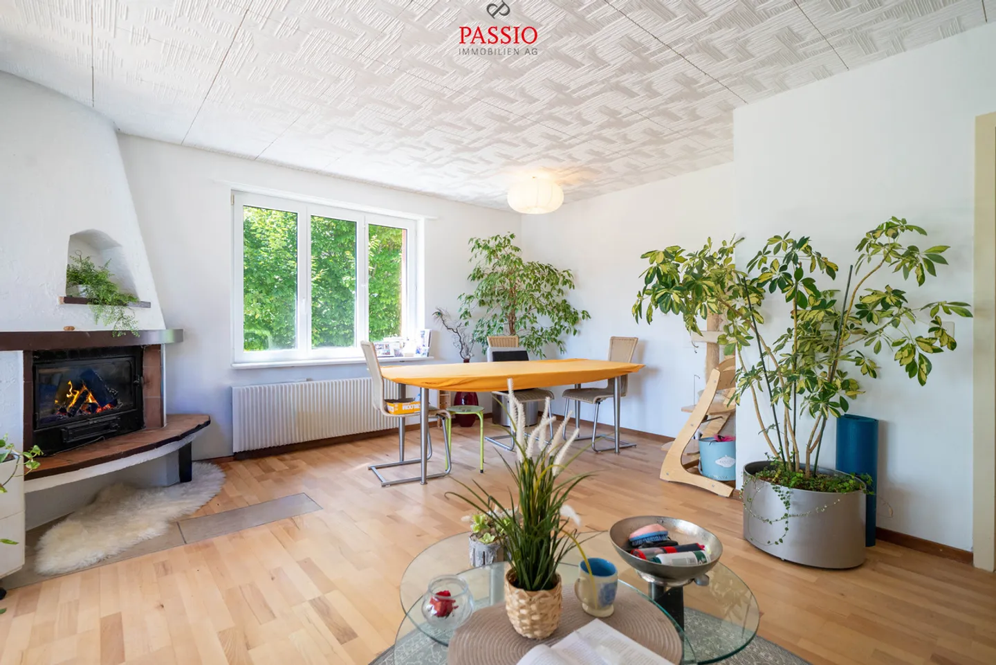Casa bifamiliare in posizione elevata con grande terreno - Foto 3 di 27
