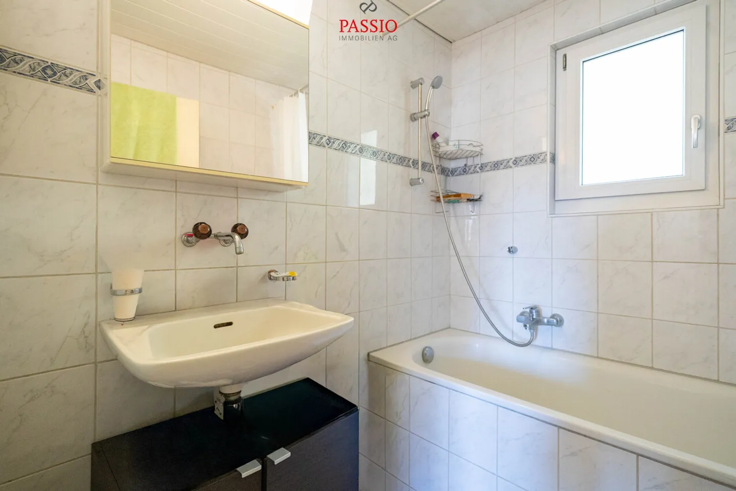 Casa bifamiliare in posizione elevata con grande terreno - Foto 6 di 27