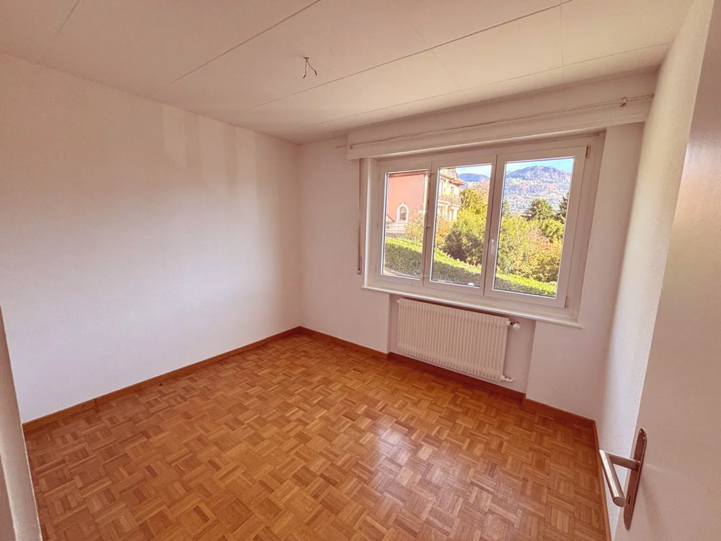 For rent on the upper floor, a 4.5 room apartment of approx. 80m2 in La Tour de Peilz - Photo 6 of 10