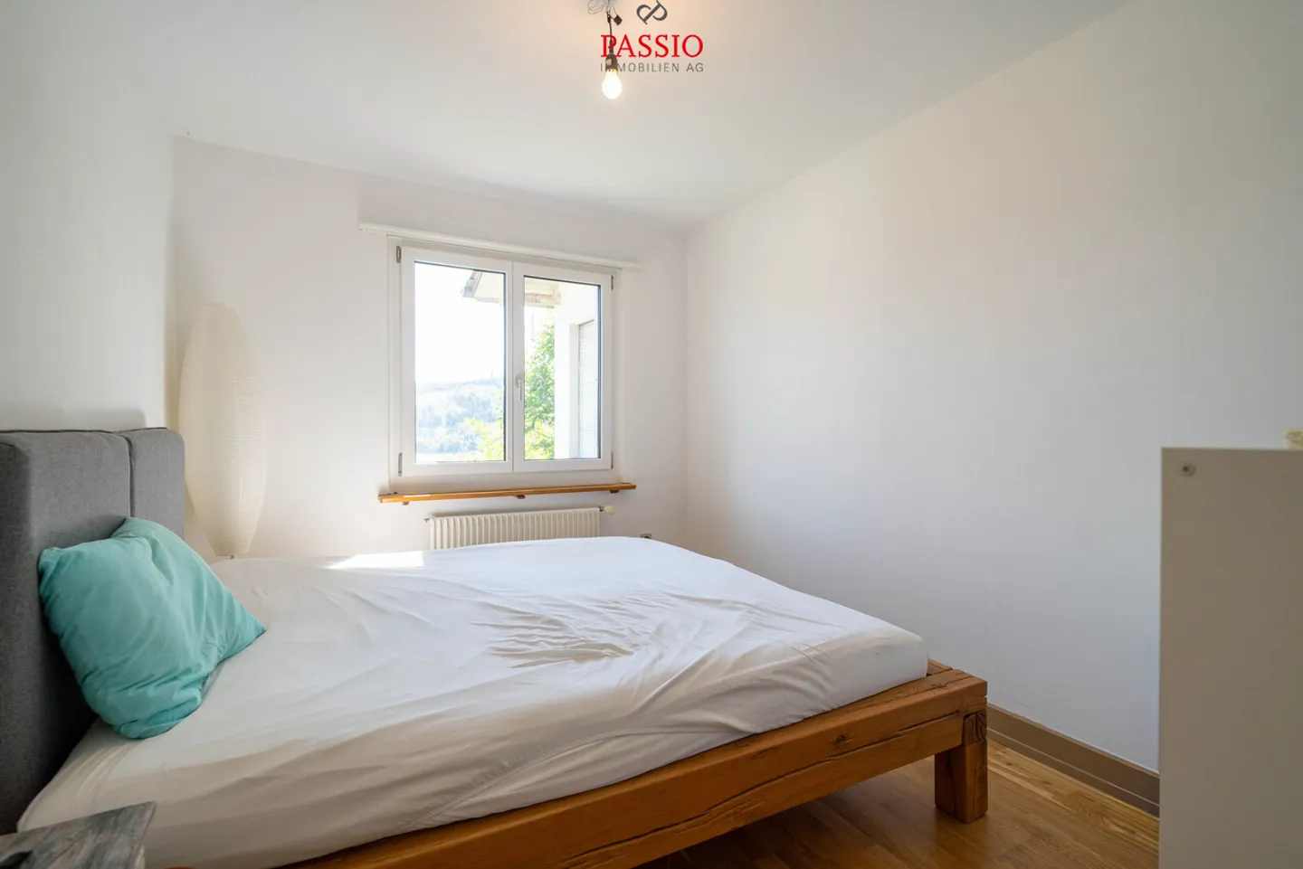 Casa bifamiliare in posizione elevata con grande terreno - Foto 9 di 27