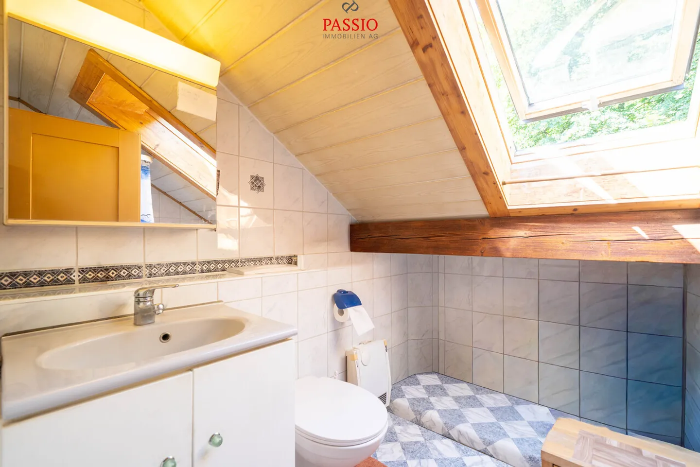 Casa bifamiliare in posizione elevata con grande terreno - Foto 14 di 27