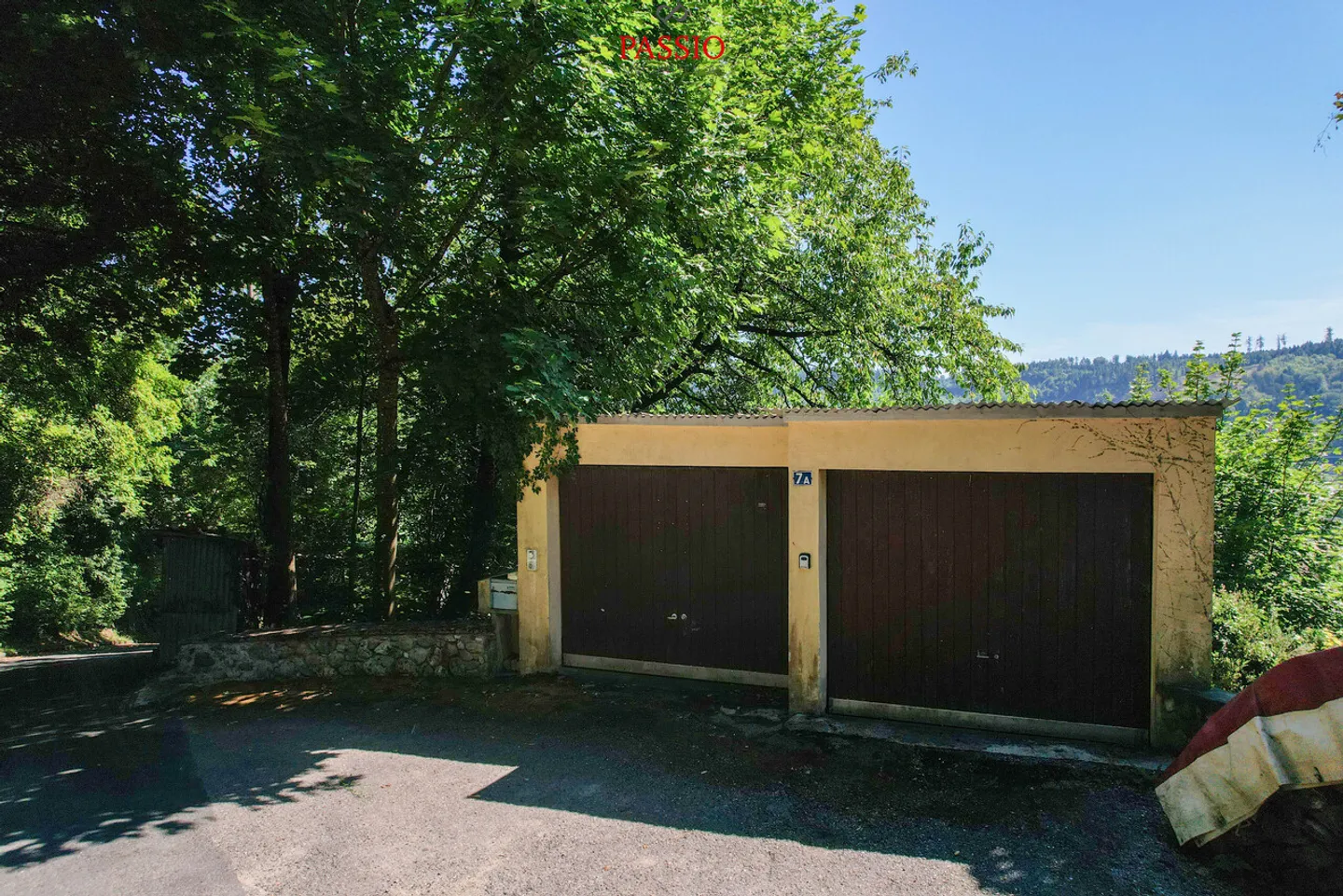 Casa bifamiliare in posizione elevata con grande terreno - Foto 23 di 27
