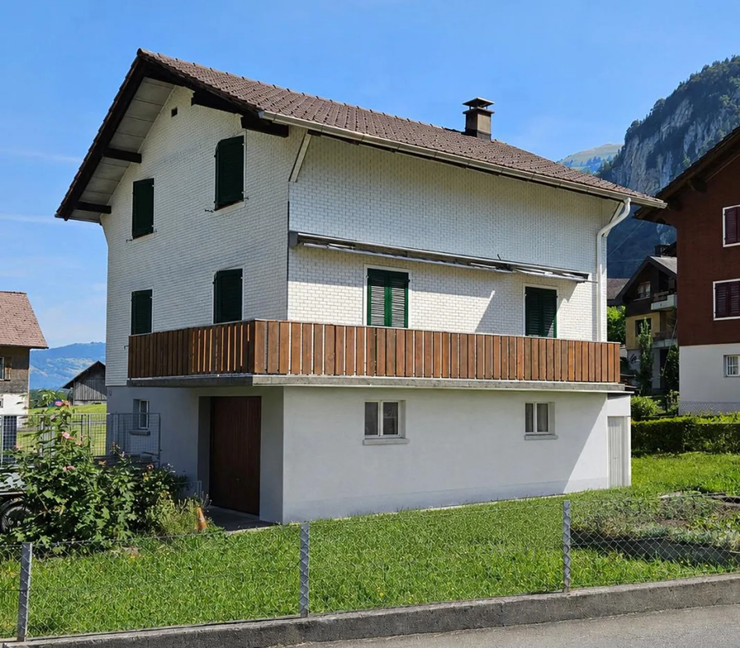 Incantevole casa unifamiliare di 5,5 locali con terreno circostante - Foto 1 di 13