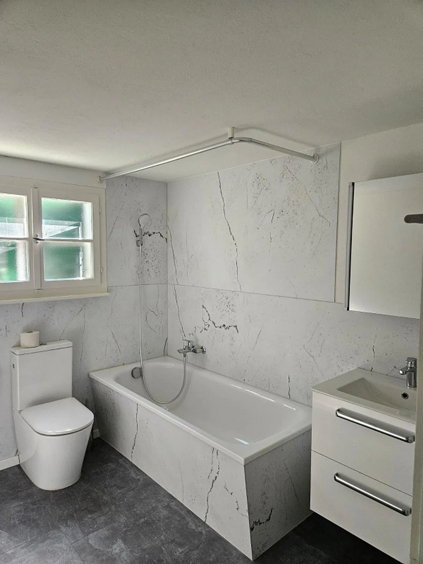 Incantevole casa unifamiliare di 5,5 locali con terreno circostante - Foto 6 di 13