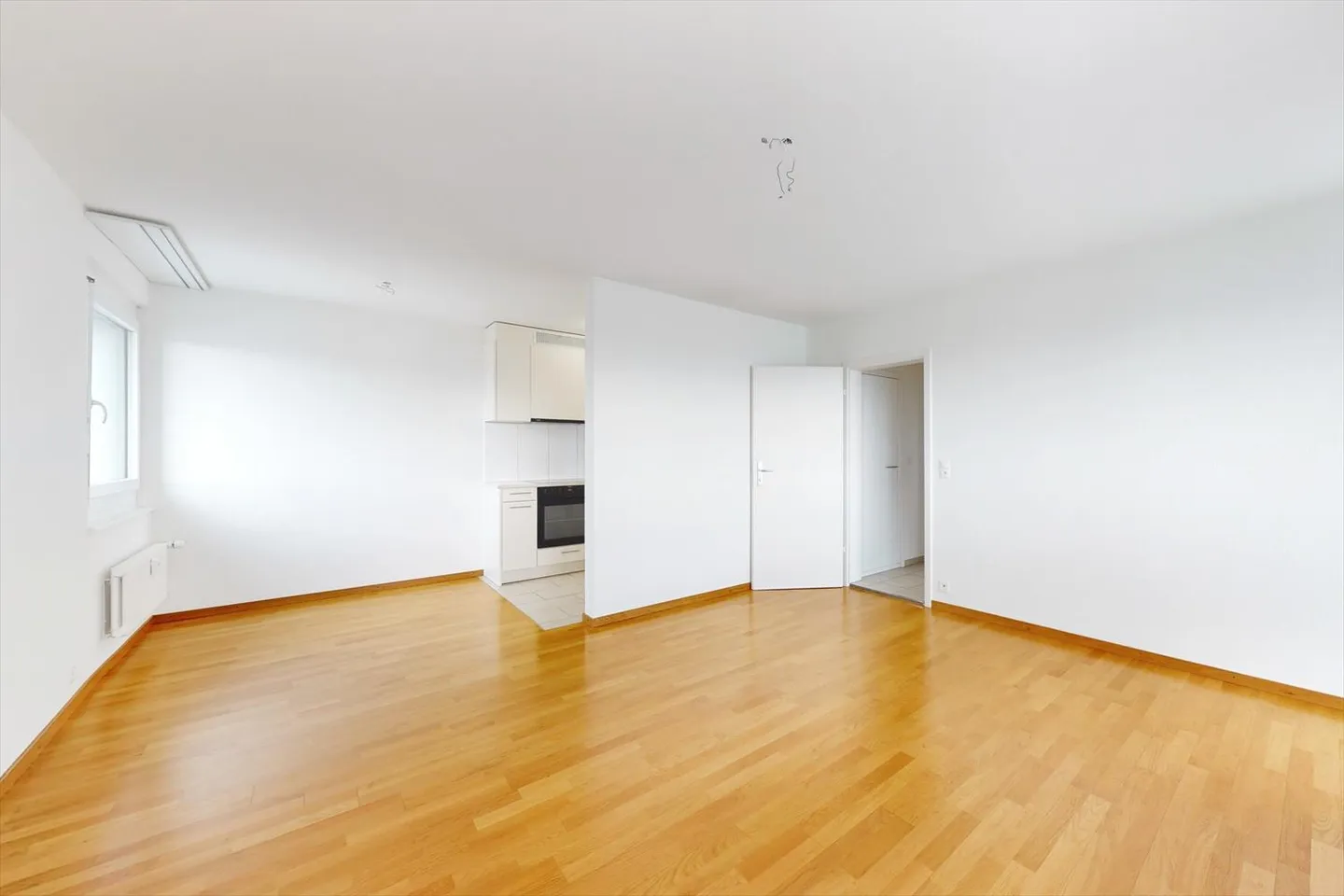 RENT WITHOUT DEPOSIT - Fantastic view over Birsfelden on the 14th floor - Photo 6 of 13