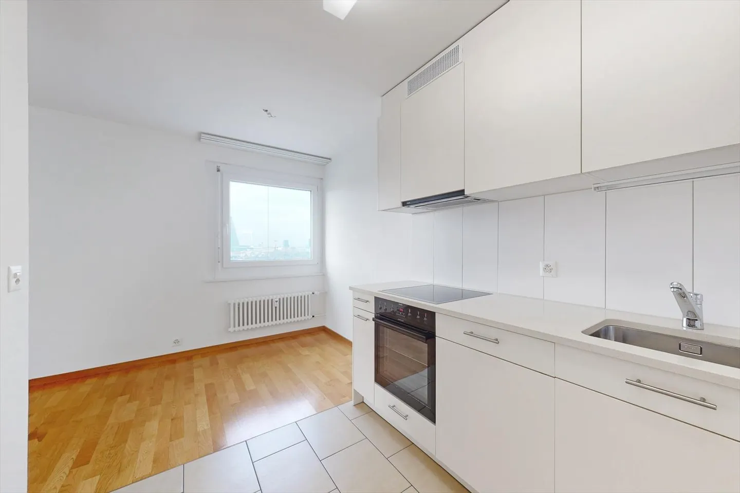 RENT WITHOUT DEPOSIT - Fantastic view over Birsfelden on the 14th floor - Photo 5 of 13