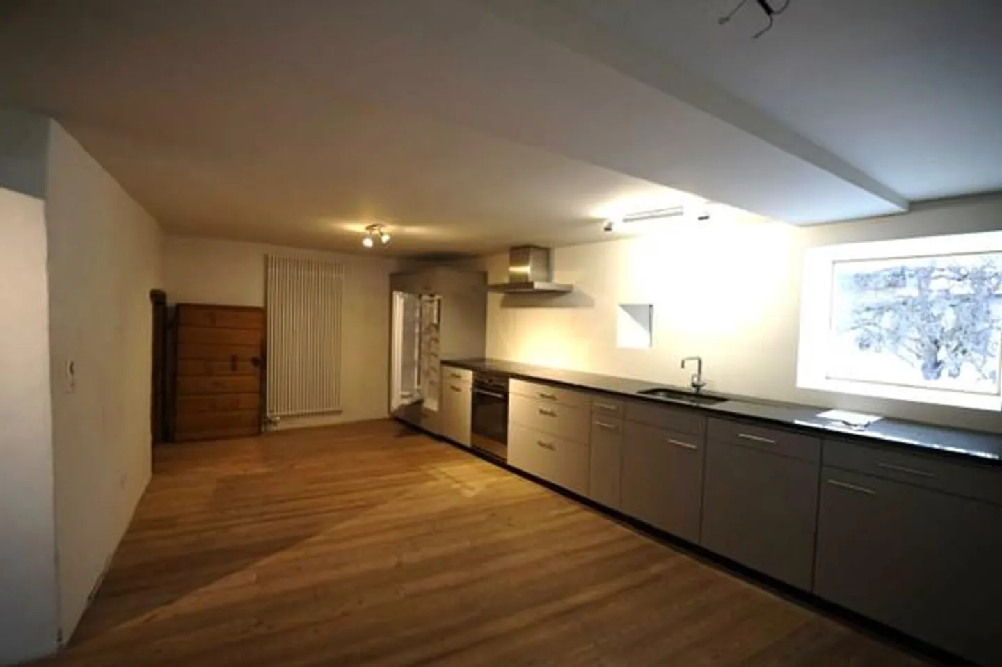 Appartement spacieux de 3,5 pièces sur 3 étages - Photo 3 sur 8