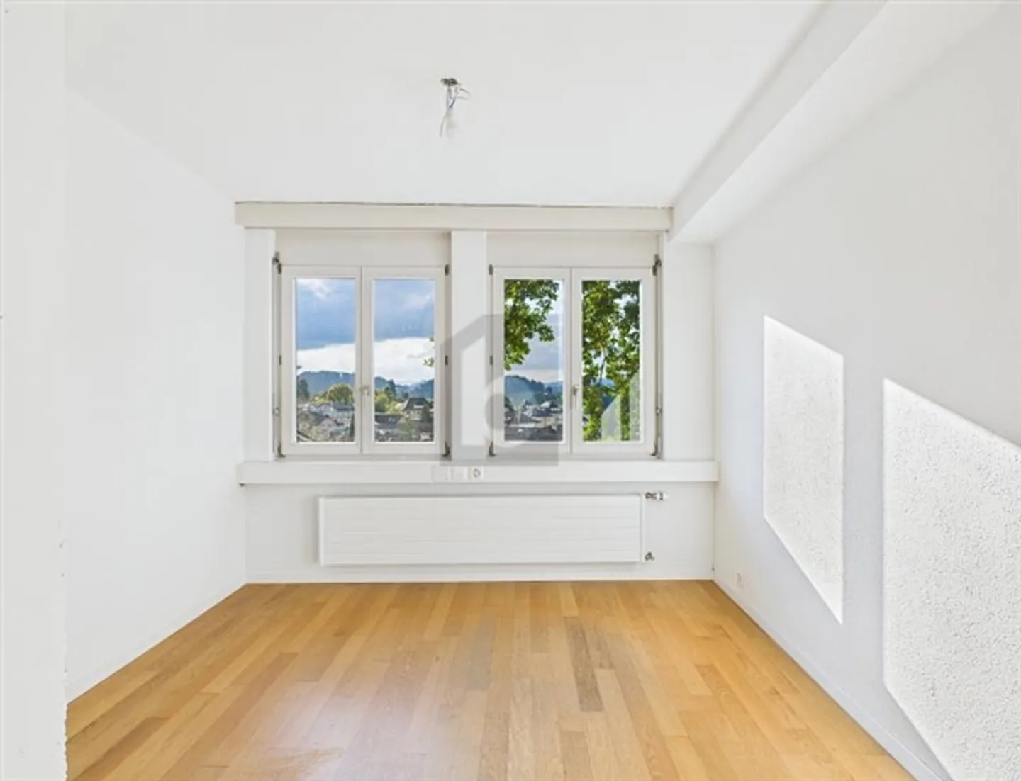 Creative Oasis in the Green and Yet Central - Photo 3 of 6