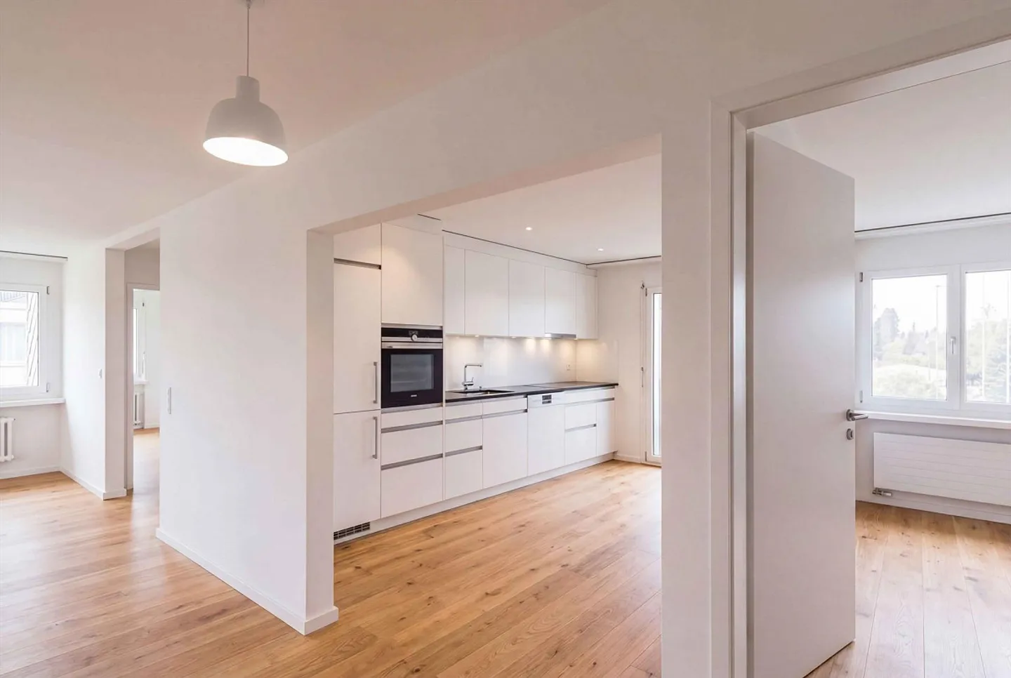 Condominium spacieux de 4,5 pièces dans un standard de nouvelle construction - Photo 4 sur 15