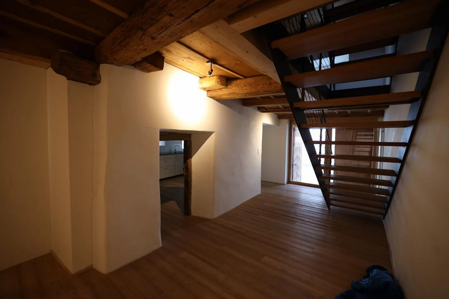 Appartement spacieux de 3,5 pièces sur 3 étages - Photo 1 sur 8