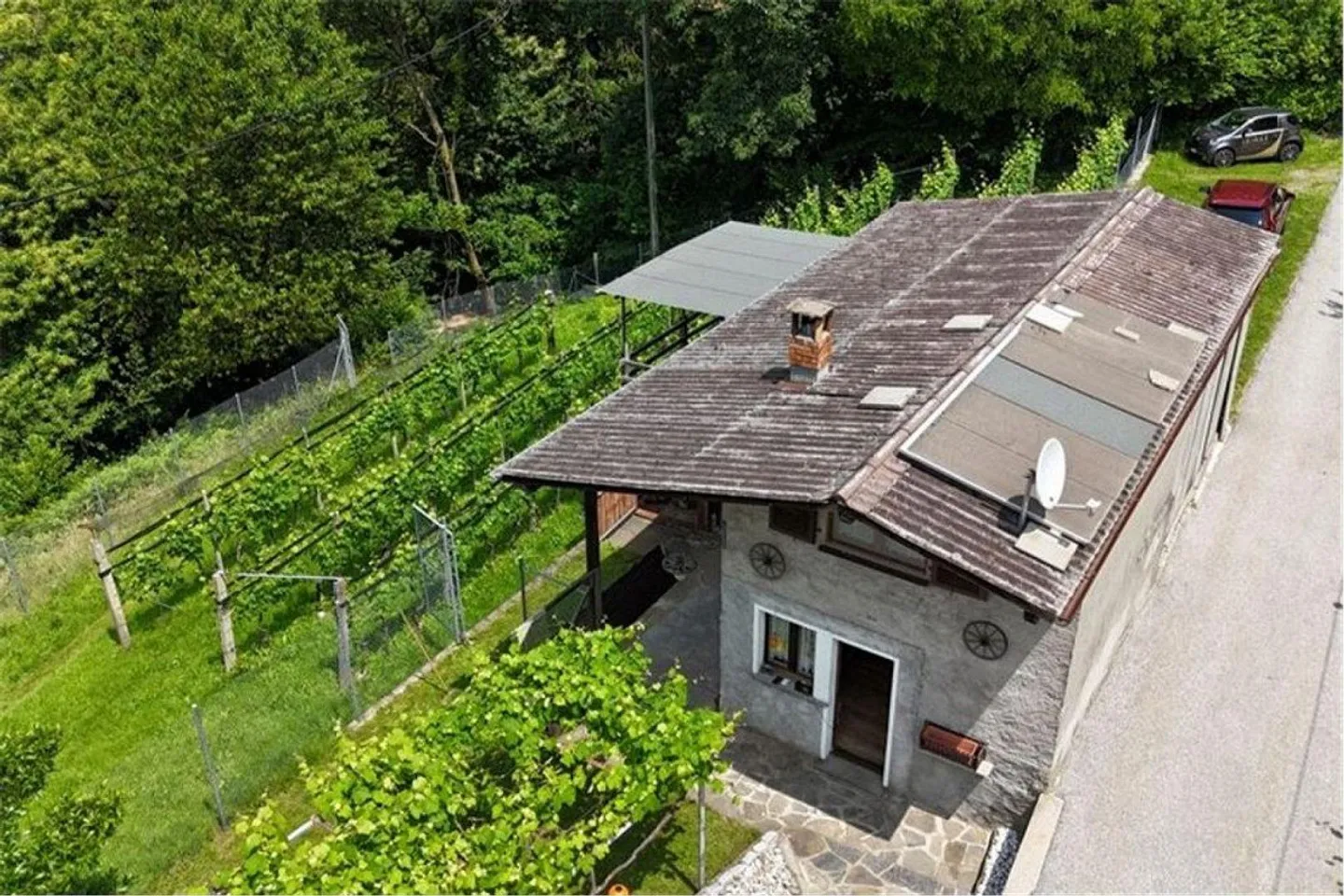 Rustico ticinese interessante con grande terreno - Foto 5 di 13