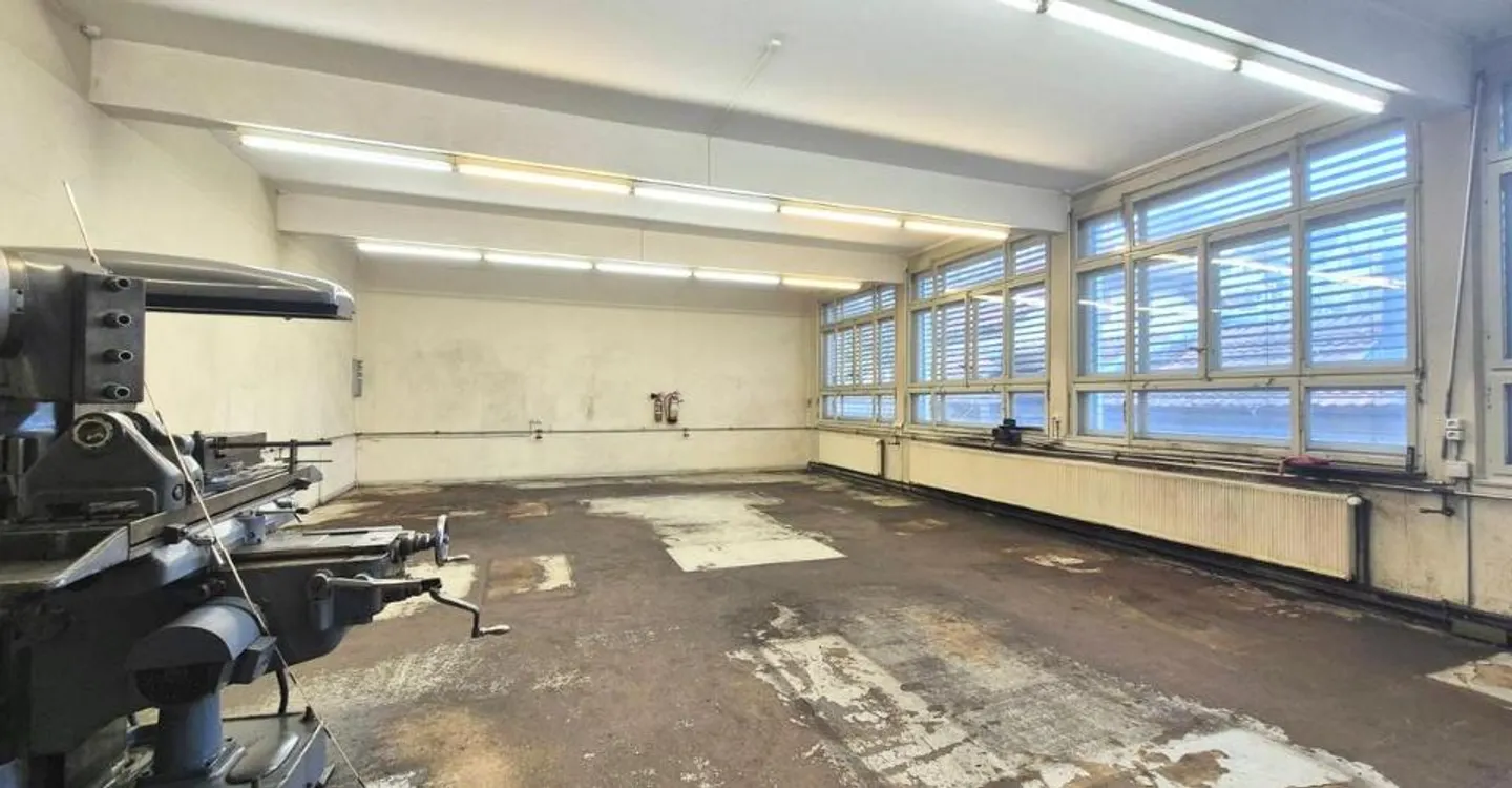 Atelier Spacieux à Louer - Photo 1 sur 2