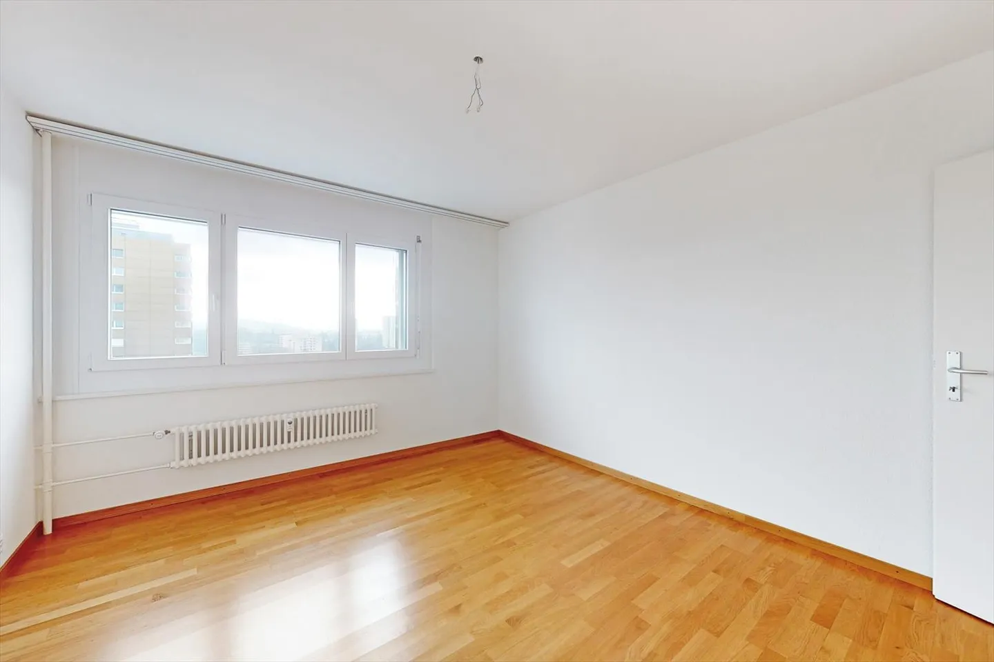 RENT WITHOUT DEPOSIT - Fantastic view over Birsfelden on the 14th floor - Photo 9 of 13