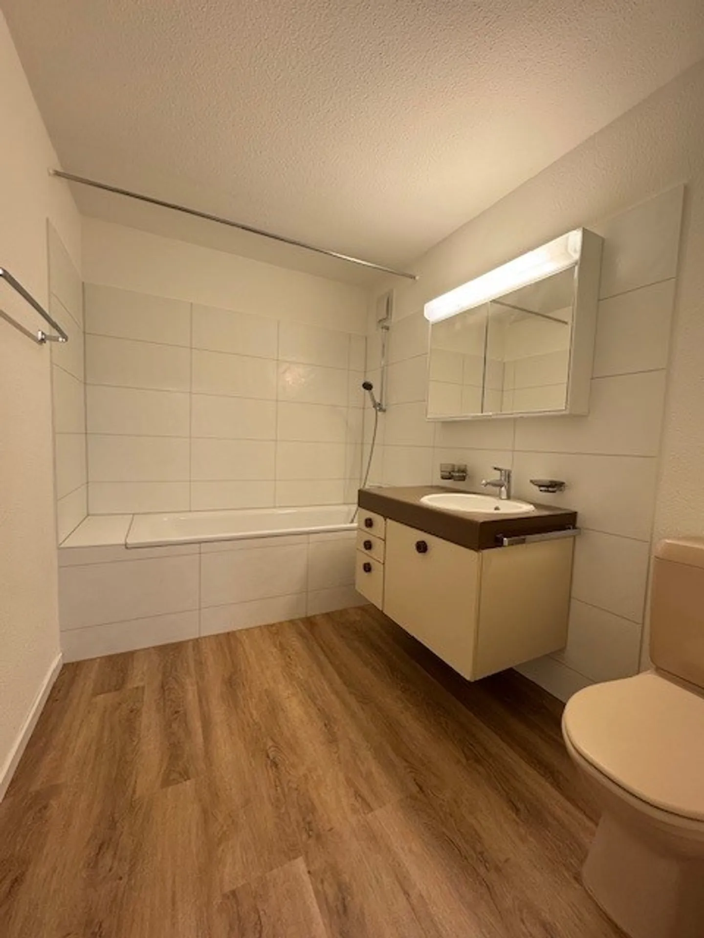 Incantevole appartamento di 3 locali in un edificio storico nel cuore di Olten - Foto 3 di 7