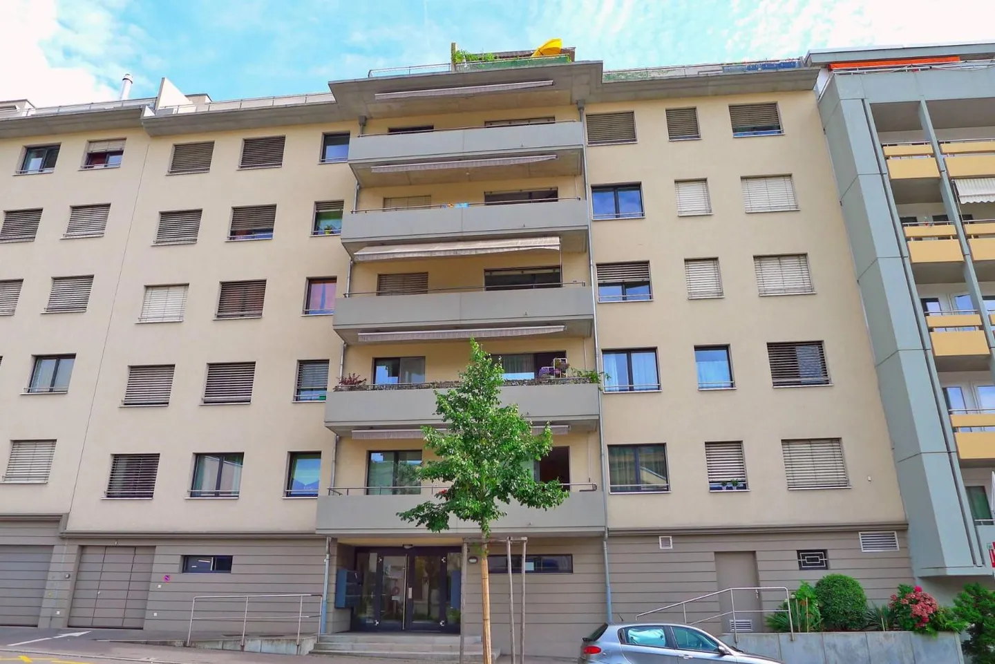 Bell'appartamento di 2,5 stanze vicino al centro città e ai servizi. - Foto 1 di 8