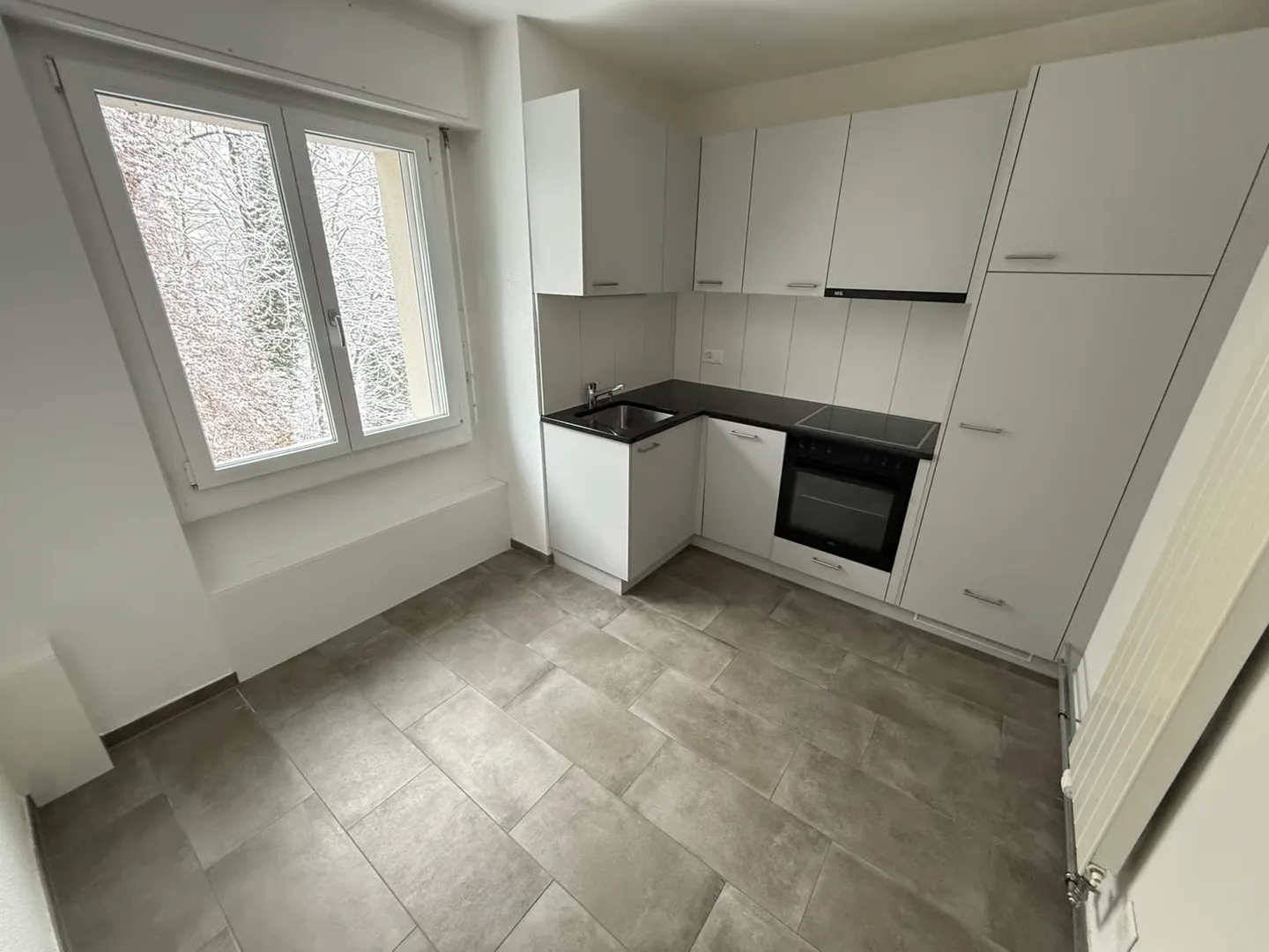 Schönes 2.5-Zimmer-Apartment mit Balkon, 5 Minuten von der Bahnstation - Photo 3 sur 13